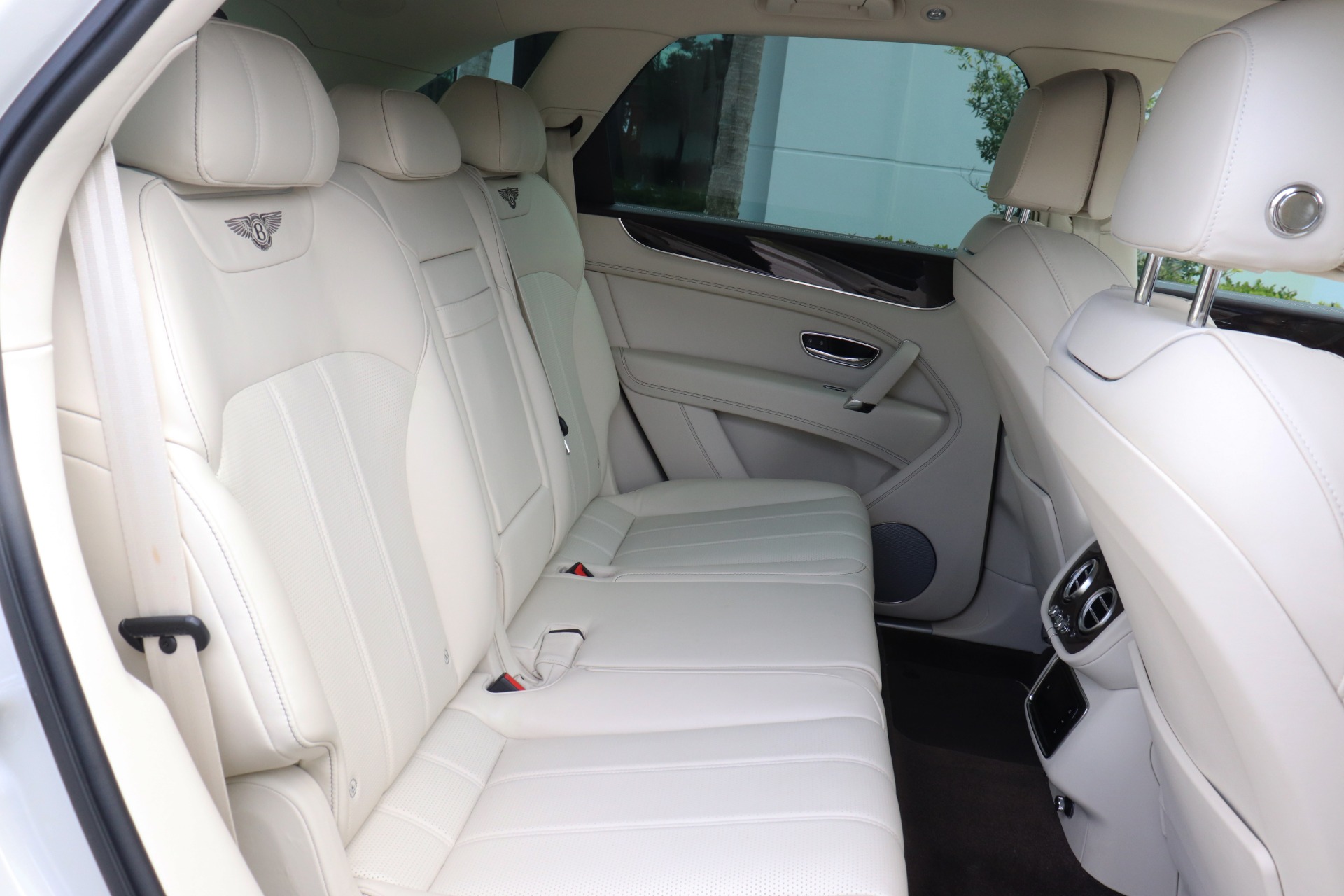 Used-2019-Bentley-Bentayga-V8