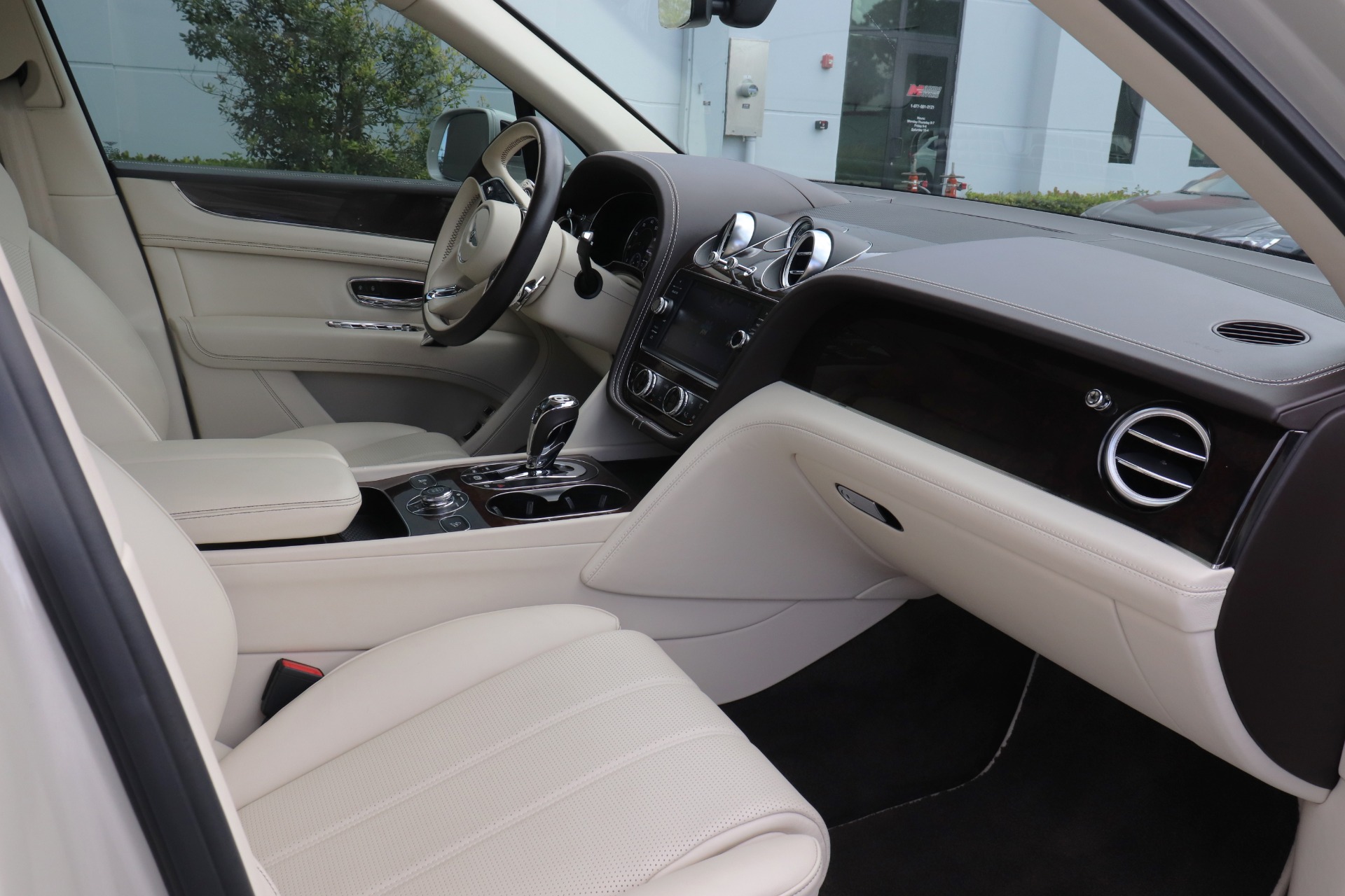 Used-2019-Bentley-Bentayga-V8