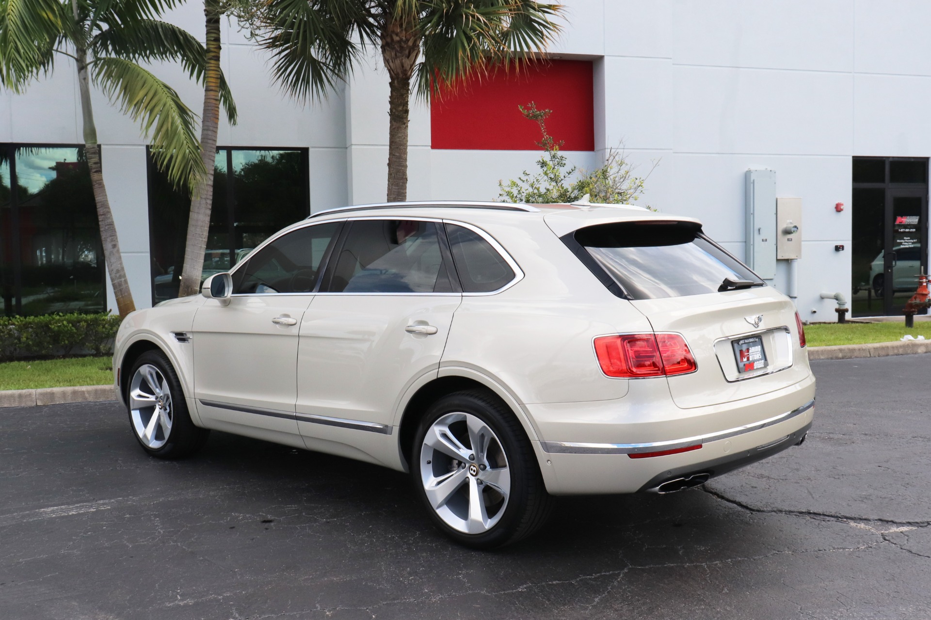 Used-2019-Bentley-Bentayga-V8