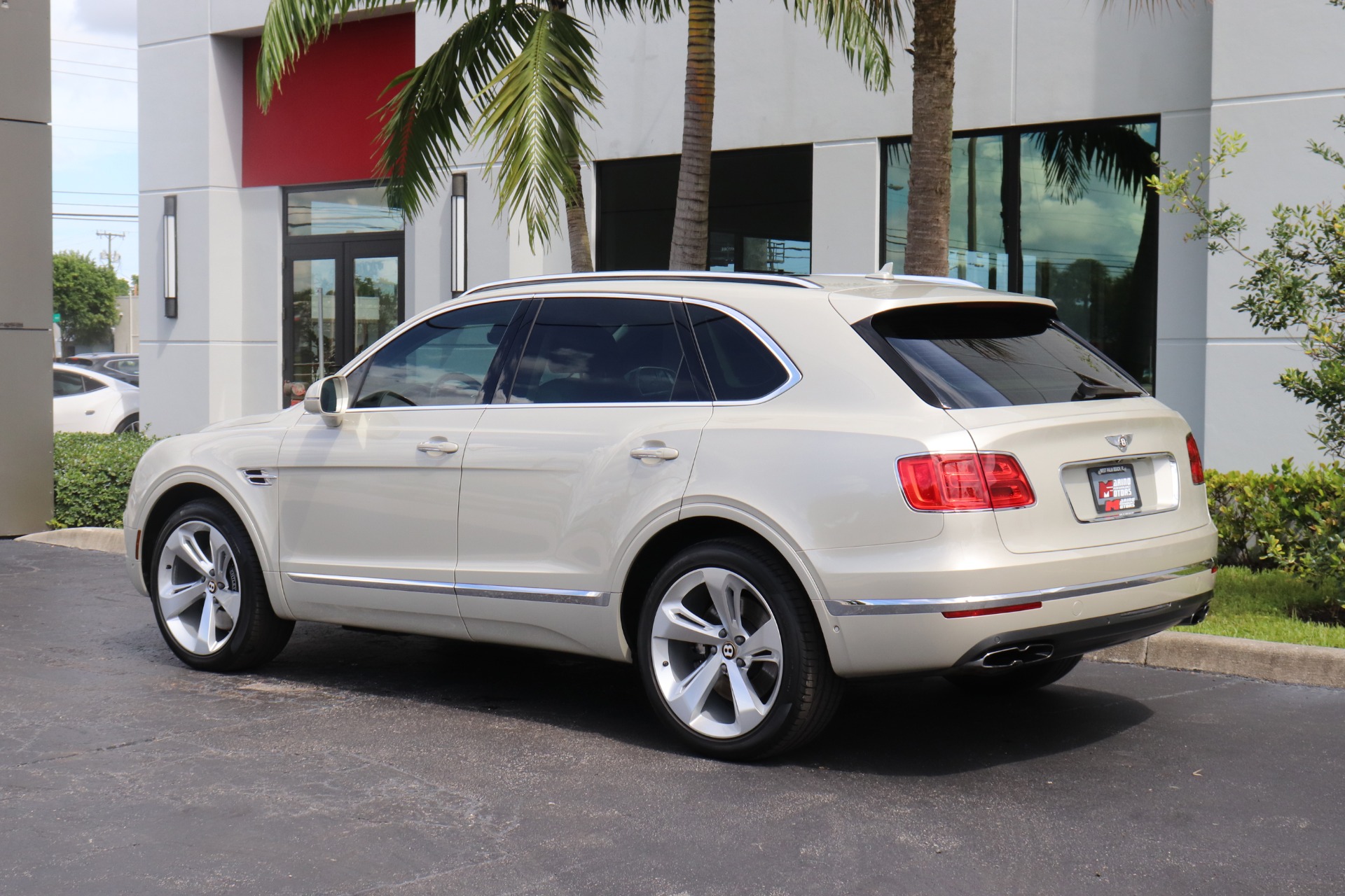 Used-2019-Bentley-Bentayga-V8