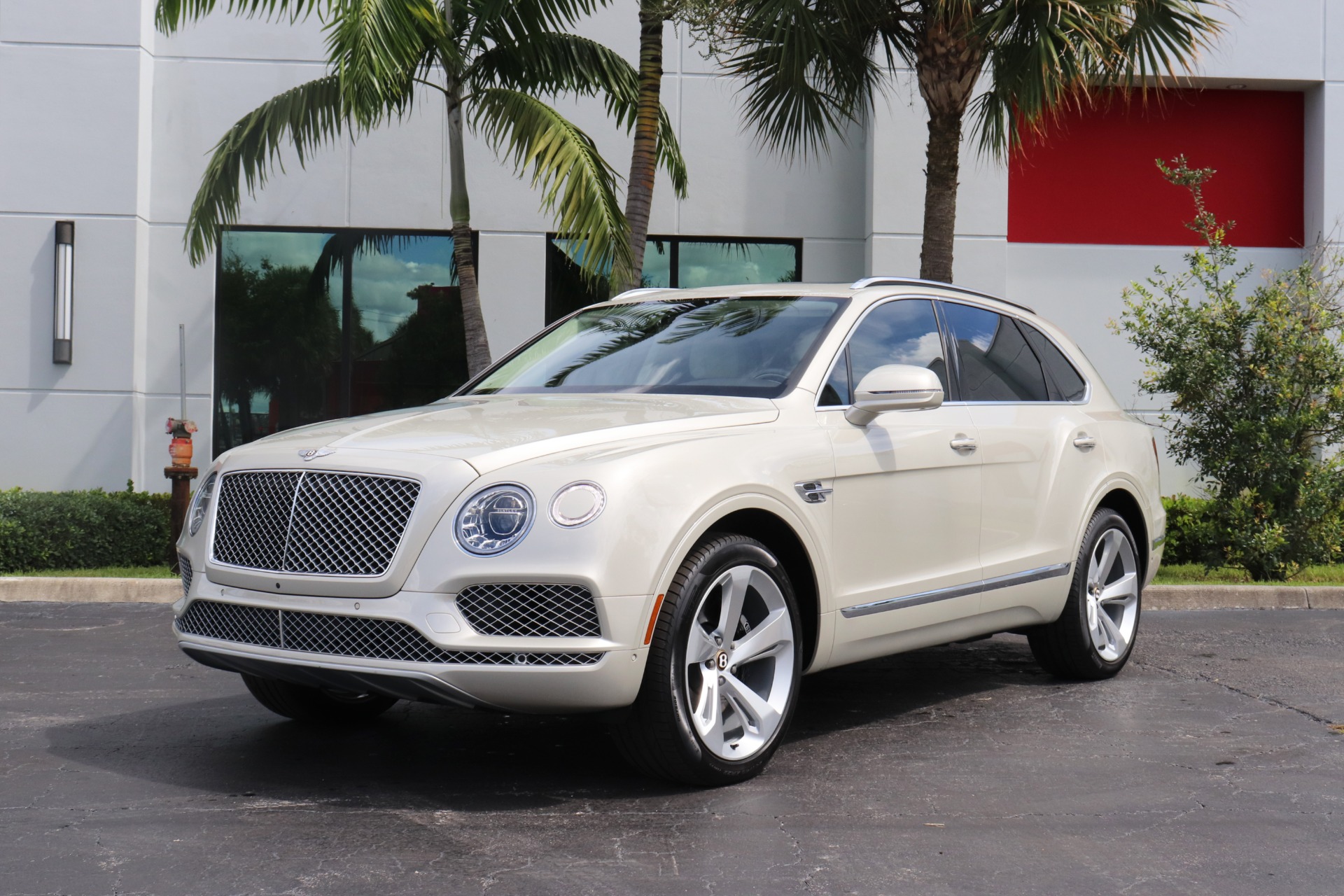 Used-2019-Bentley-Bentayga-V8