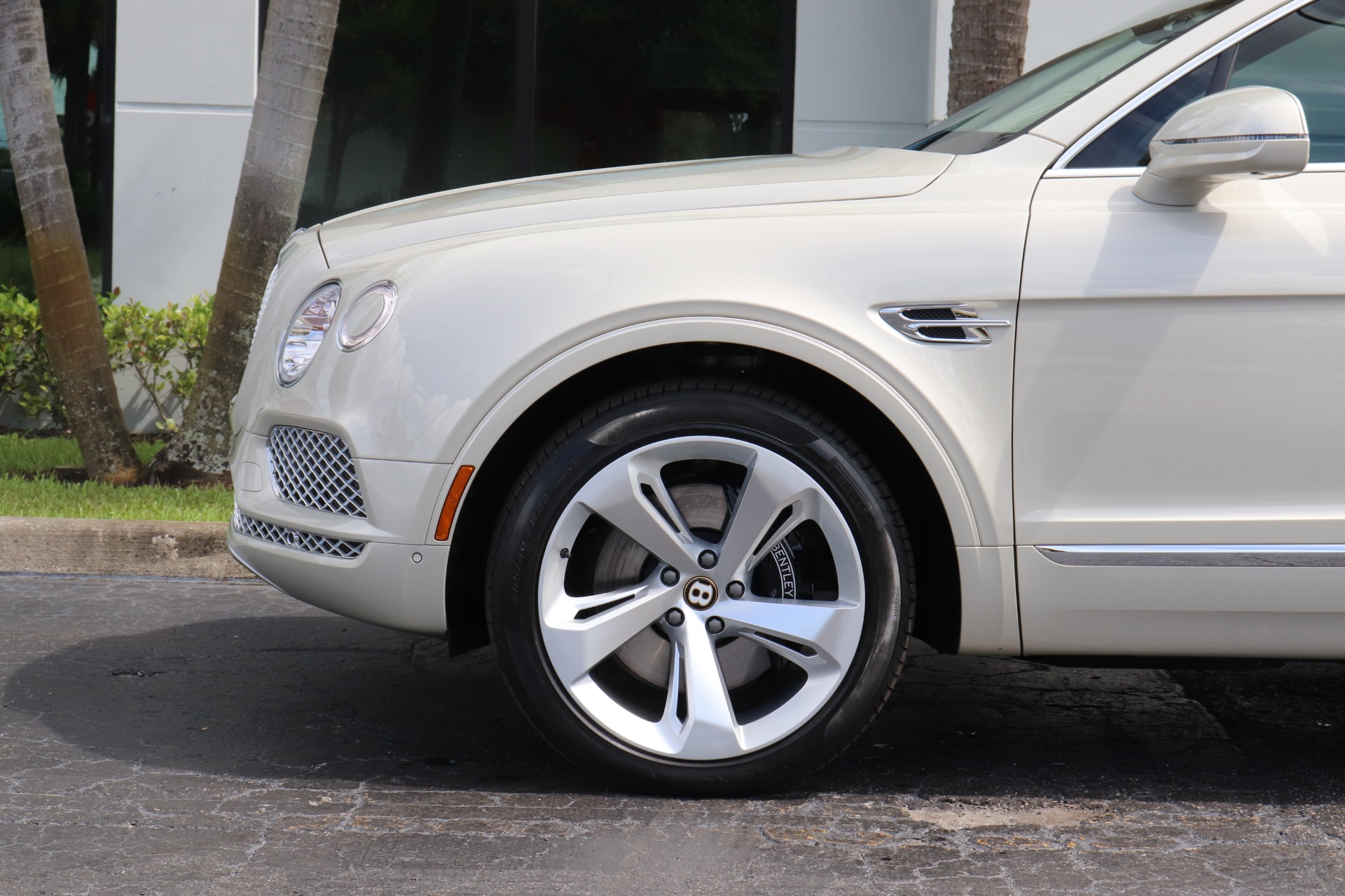 Used-2019-Bentley-Bentayga-V8