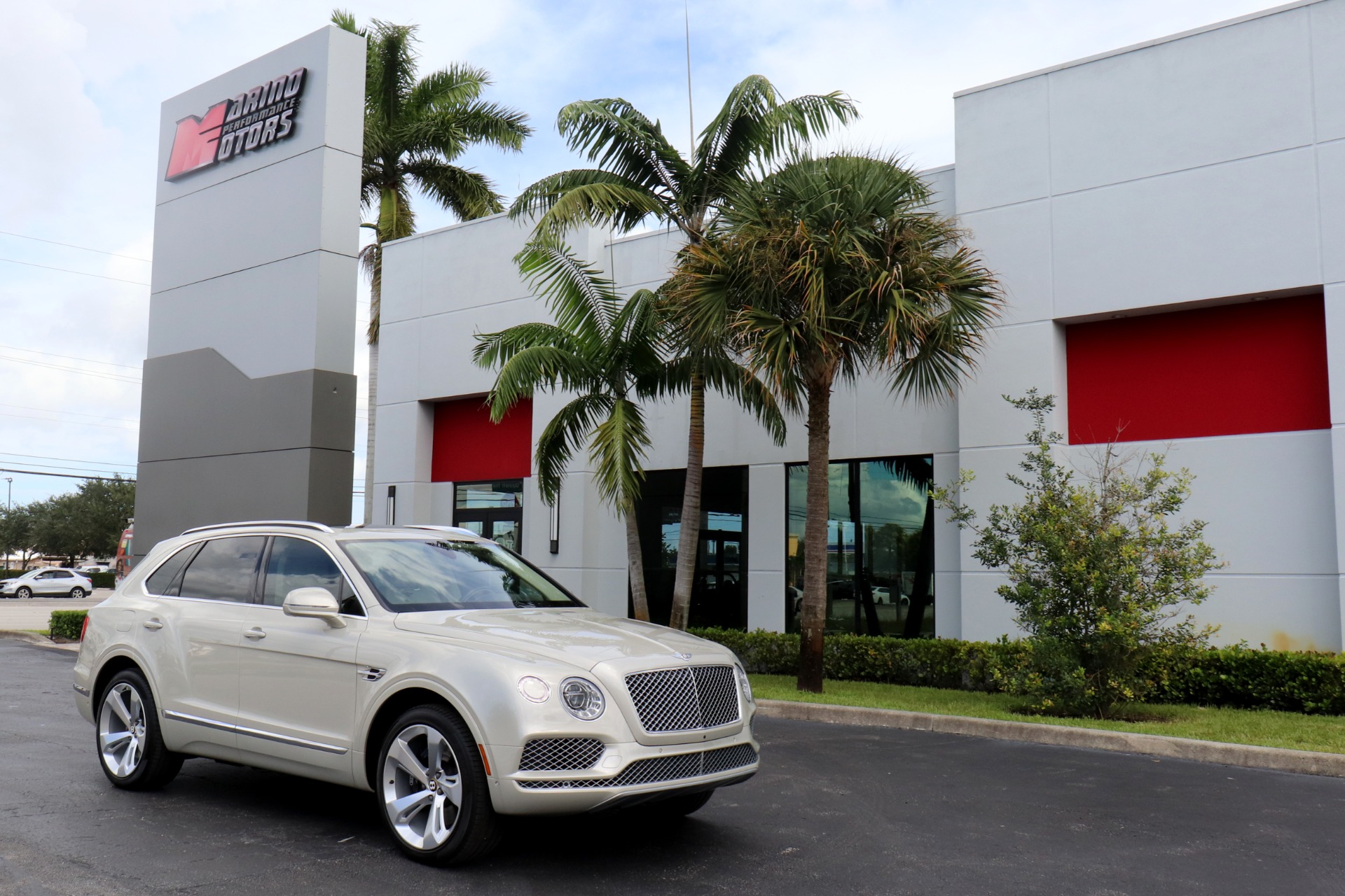 Used-2019-Bentley-Bentayga-V8
