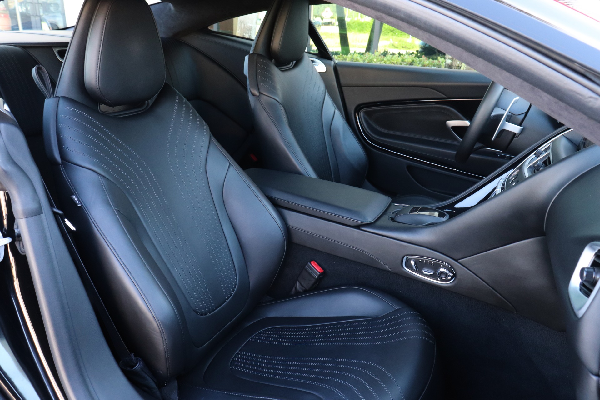 Used-2018-Aston-Martin-DB11-V12