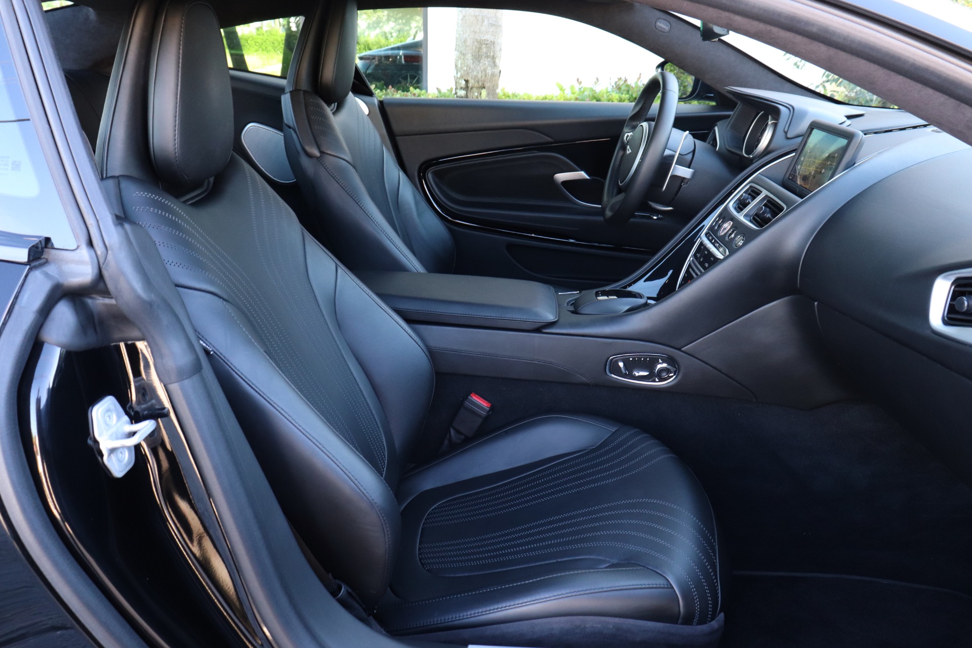 Used-2018-Aston-Martin-DB11-V12