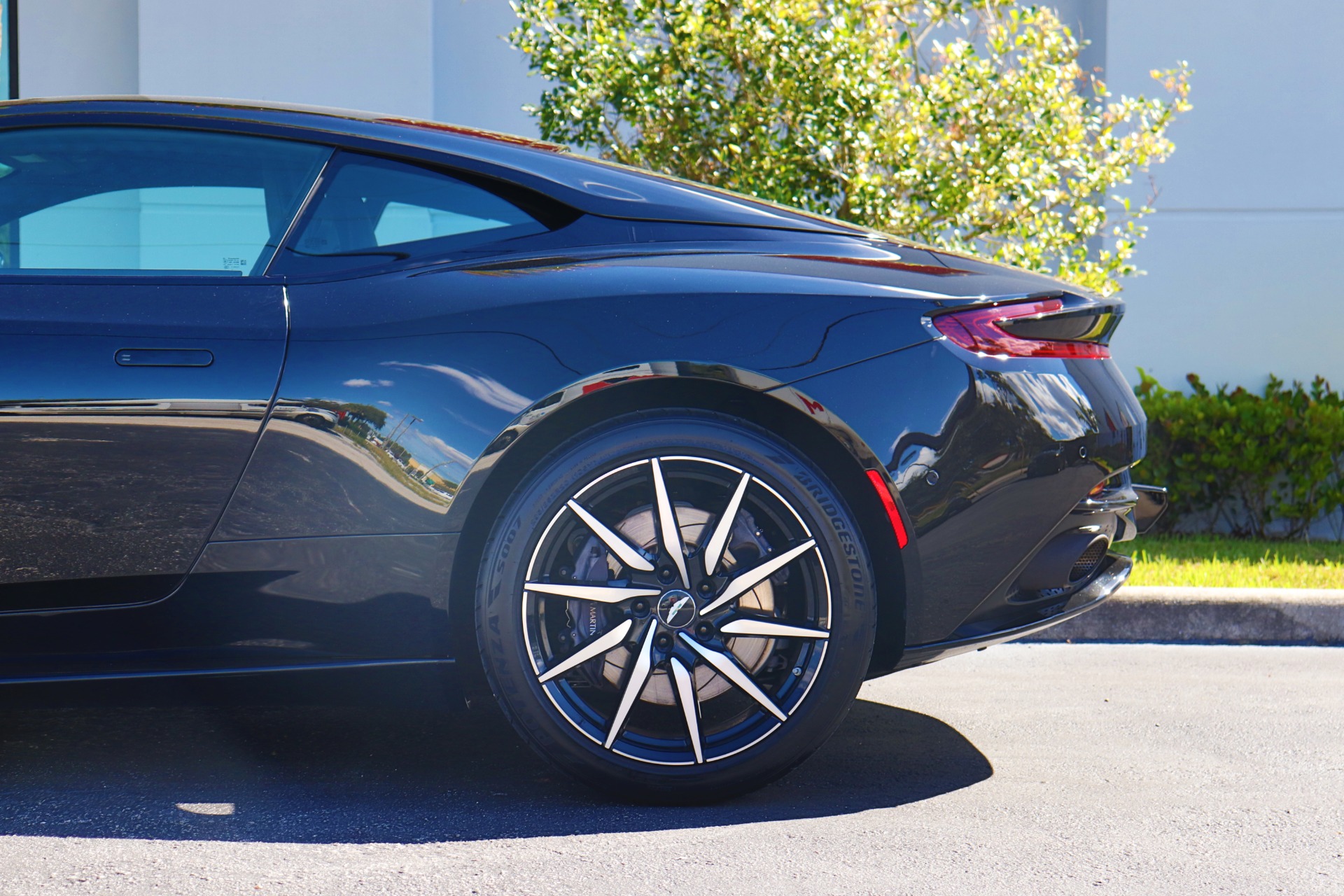Used-2018-Aston-Martin-DB11-V12