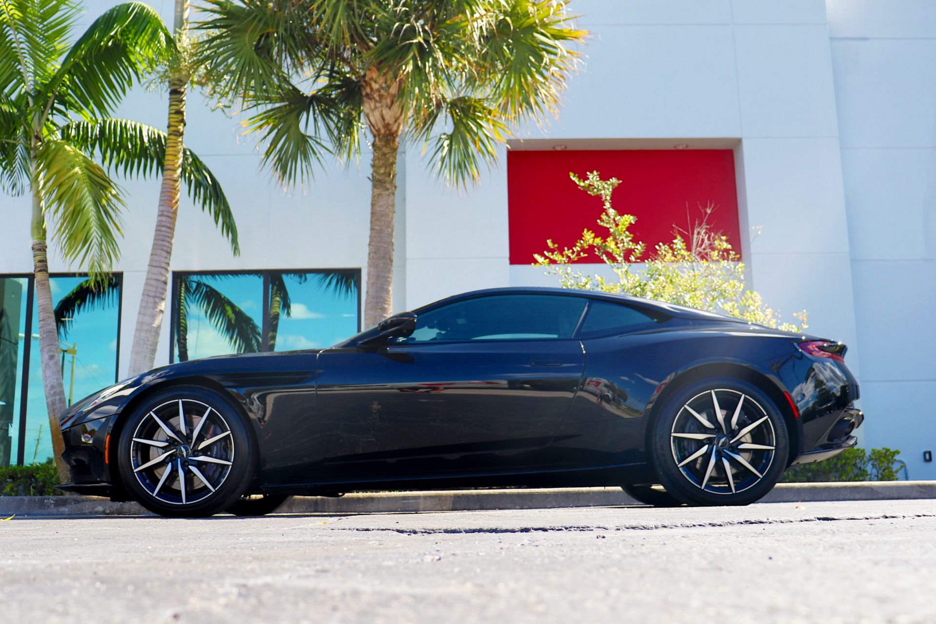 Used-2018-Aston-Martin-DB11-V12