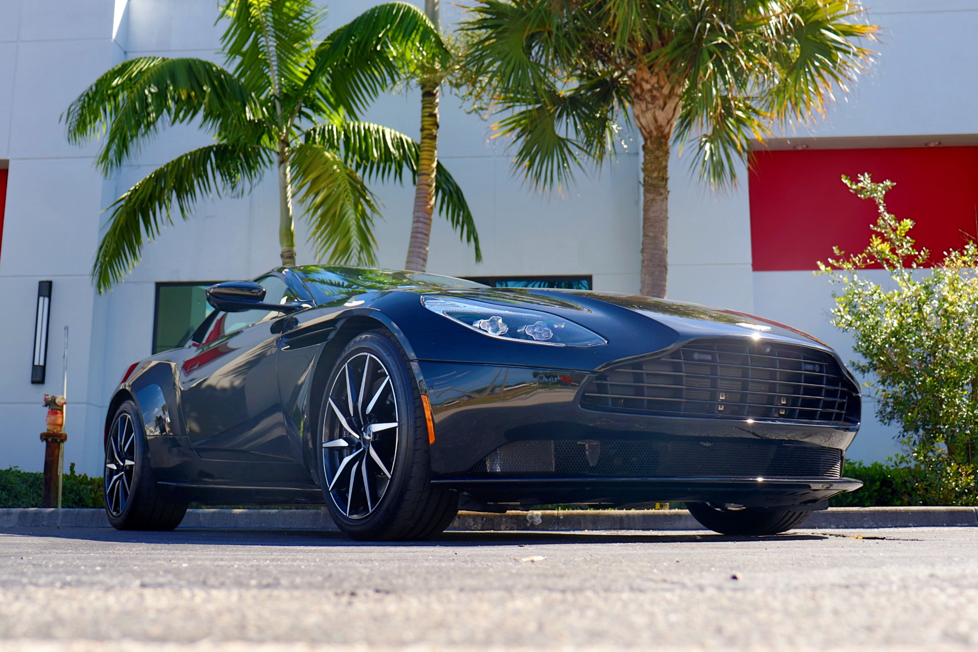 Used-2018-Aston-Martin-DB11-V12