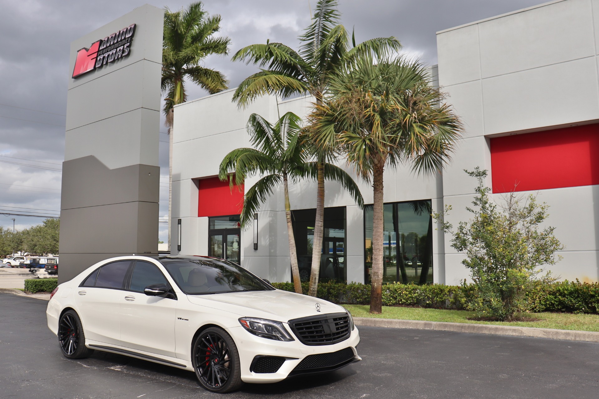Used-2017-Mercedes-Benz-S-Class-AMG-S-63