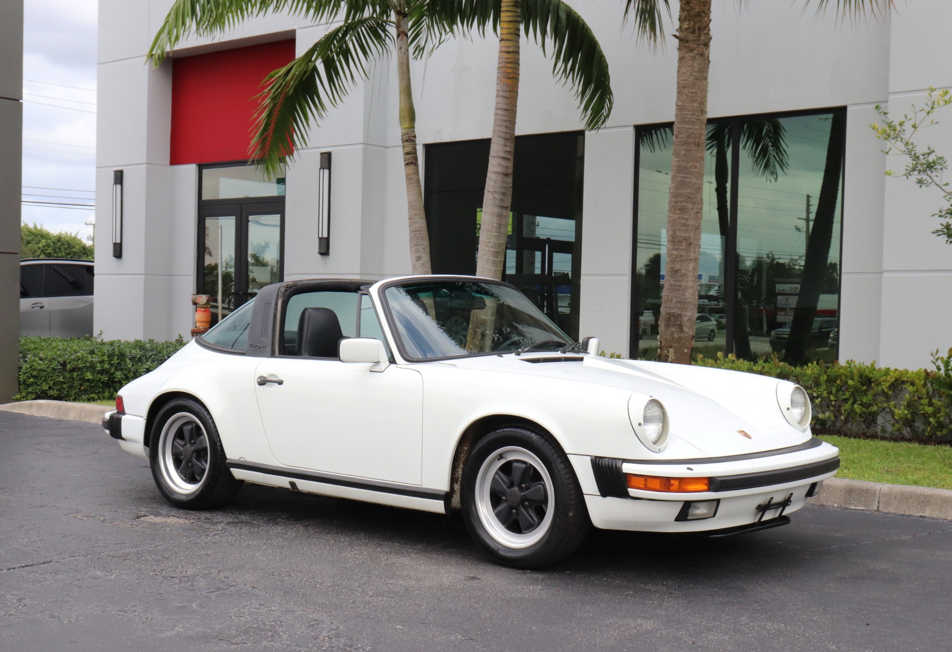 Used-1985-Porsche-911-Carrera-Targa