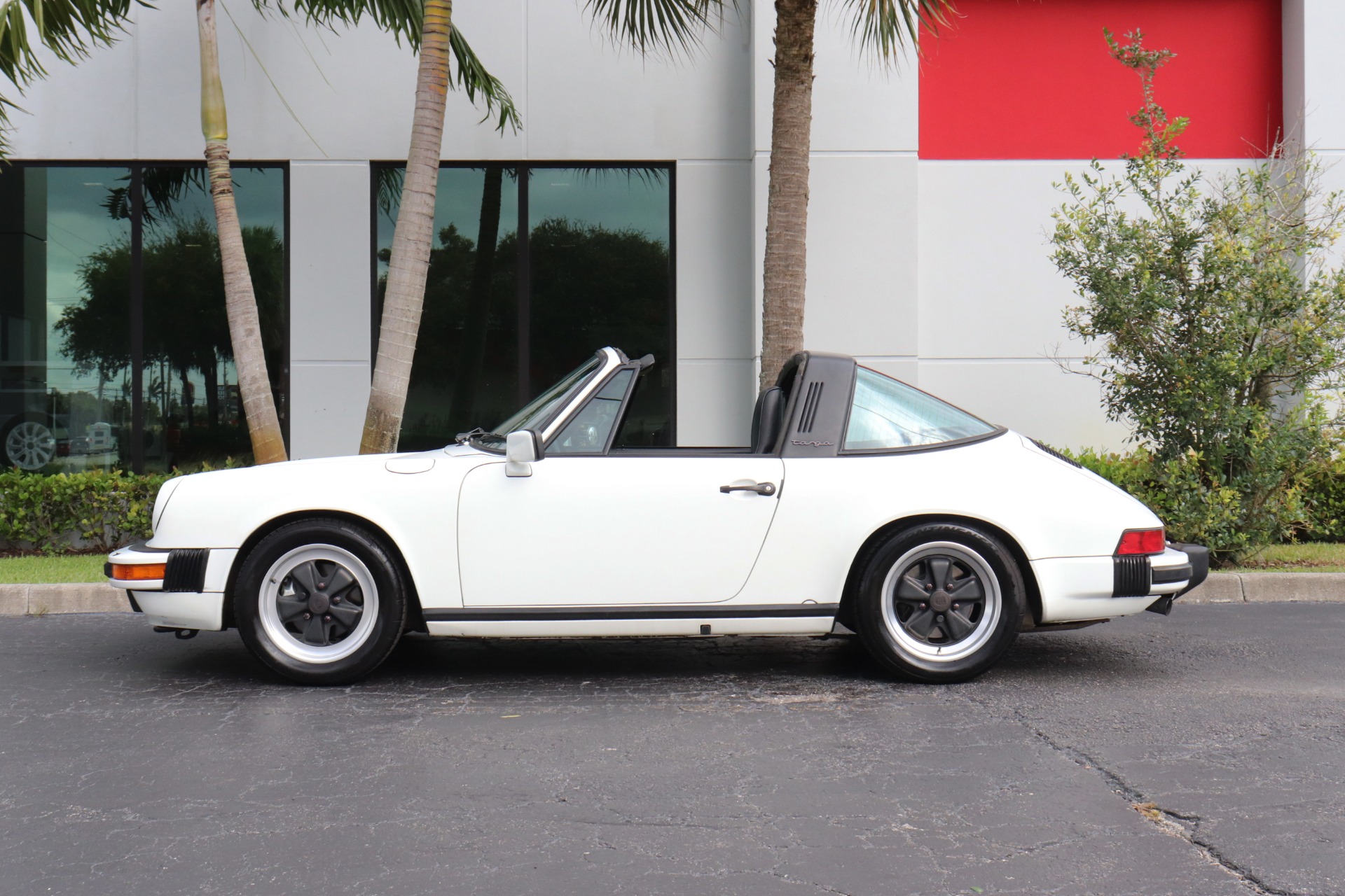 Used-1985-Porsche-911-Carrera-Targa