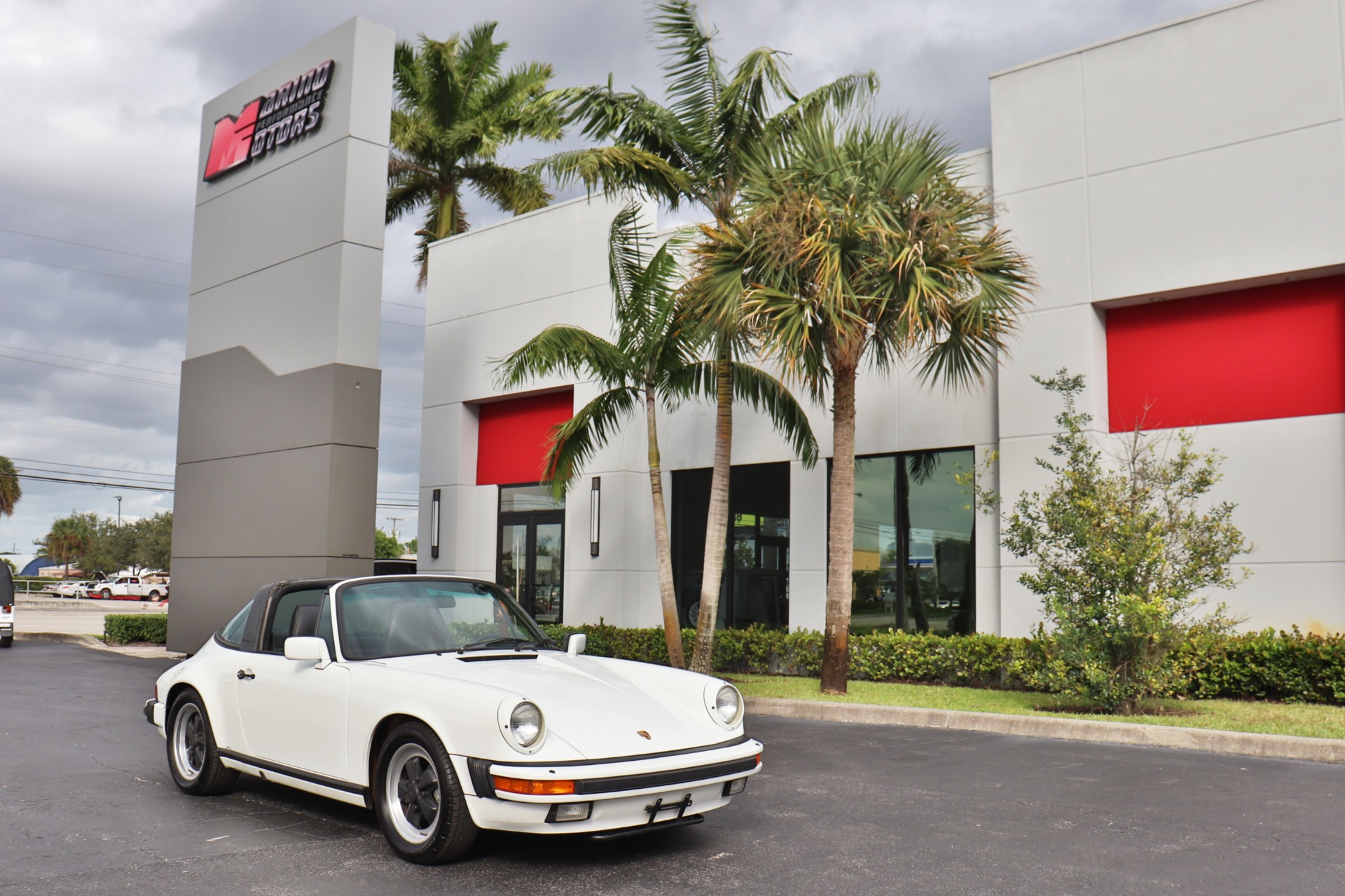 Used-1985-Porsche-911-Carrera-Targa
