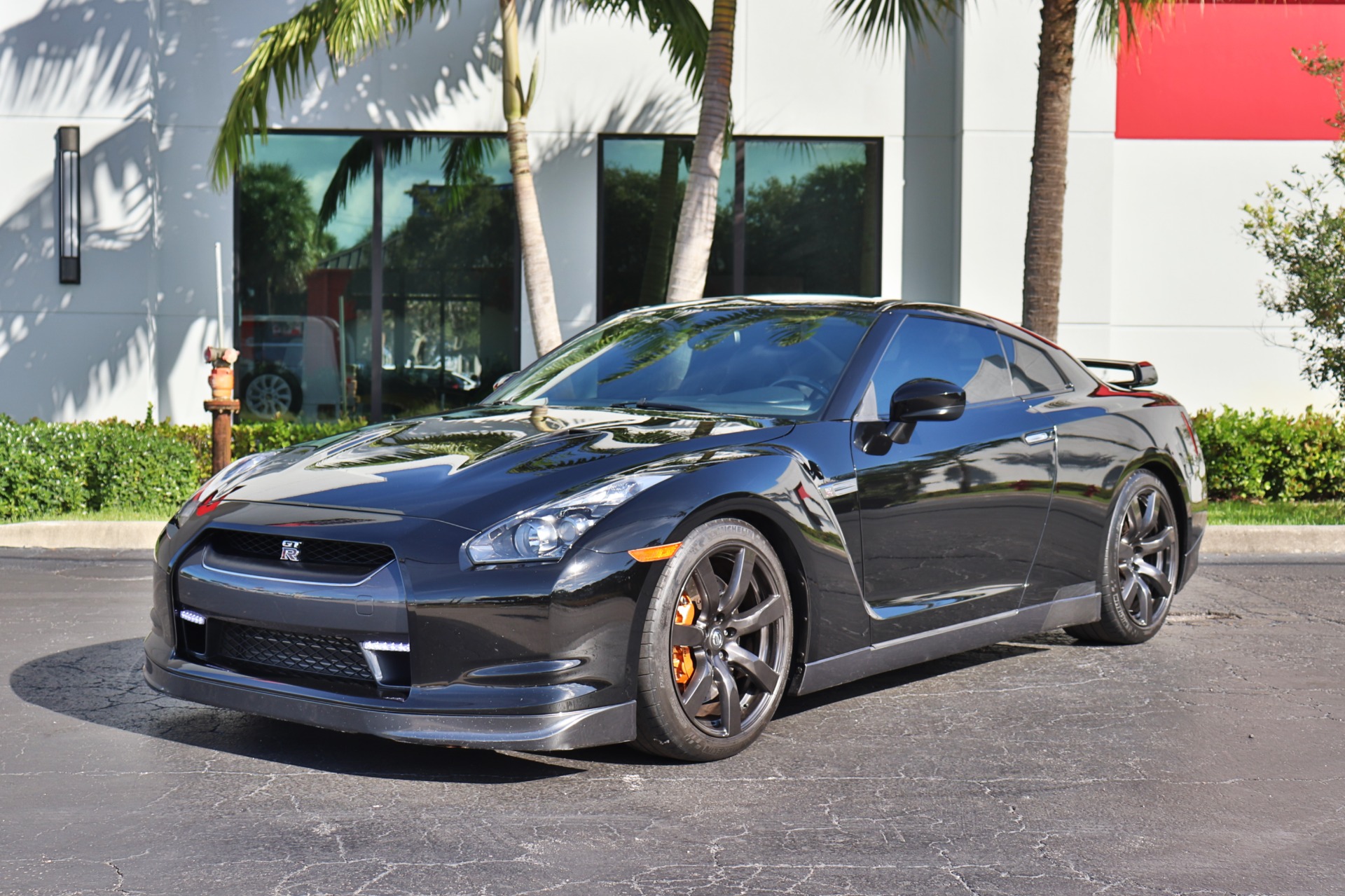 Used-2011-Nissan-GT-R-Premium