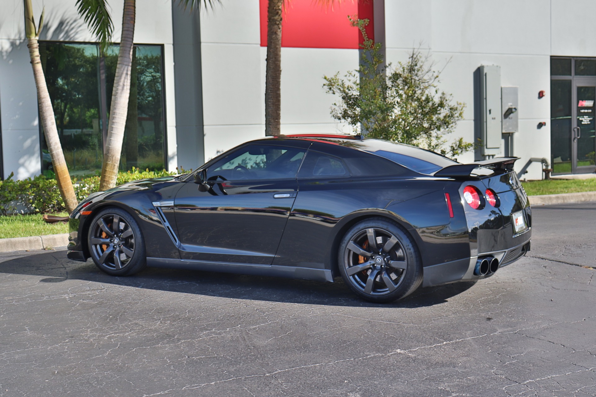 Used-2011-Nissan-GT-R-Premium