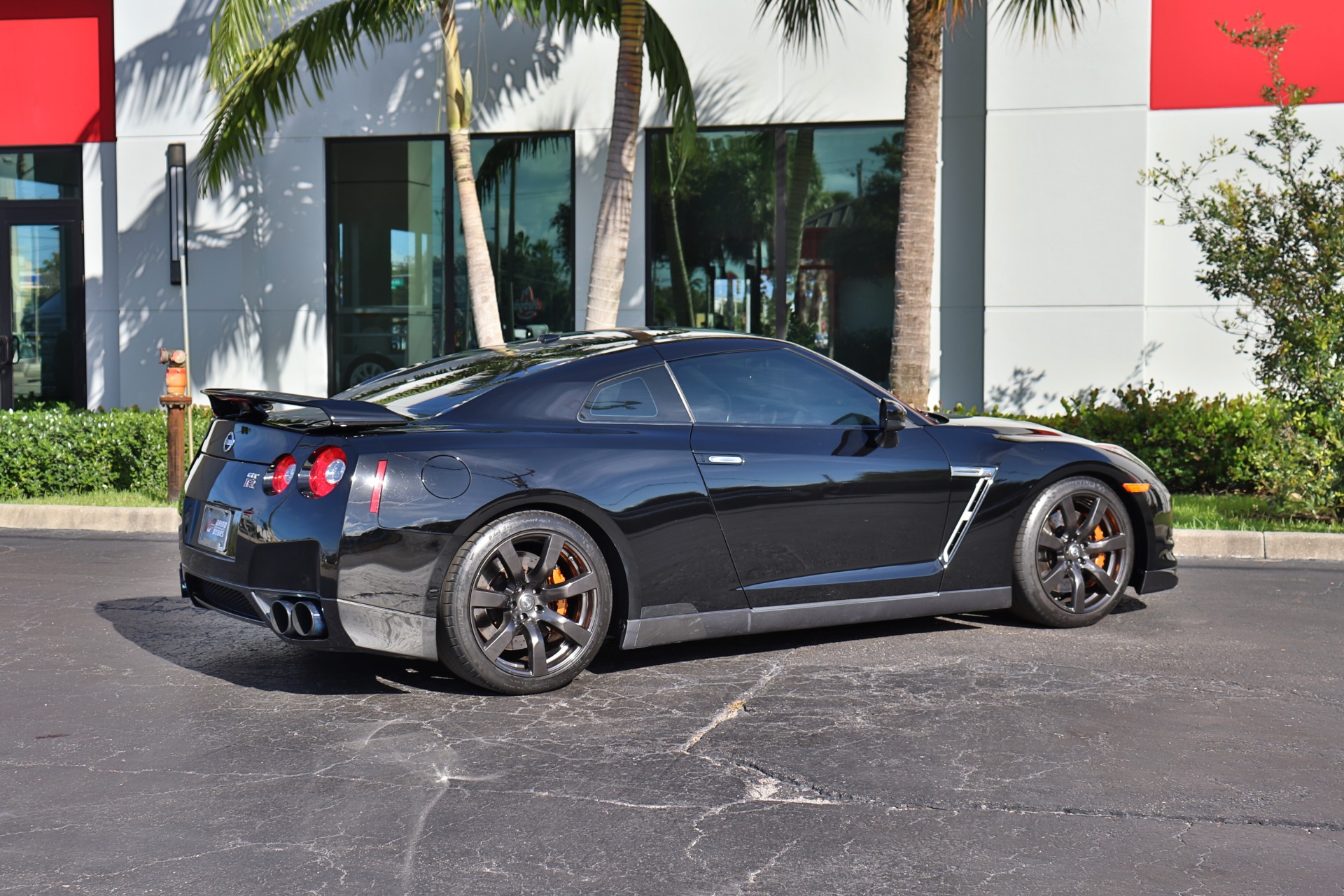 Used-2011-Nissan-GT-R-Premium