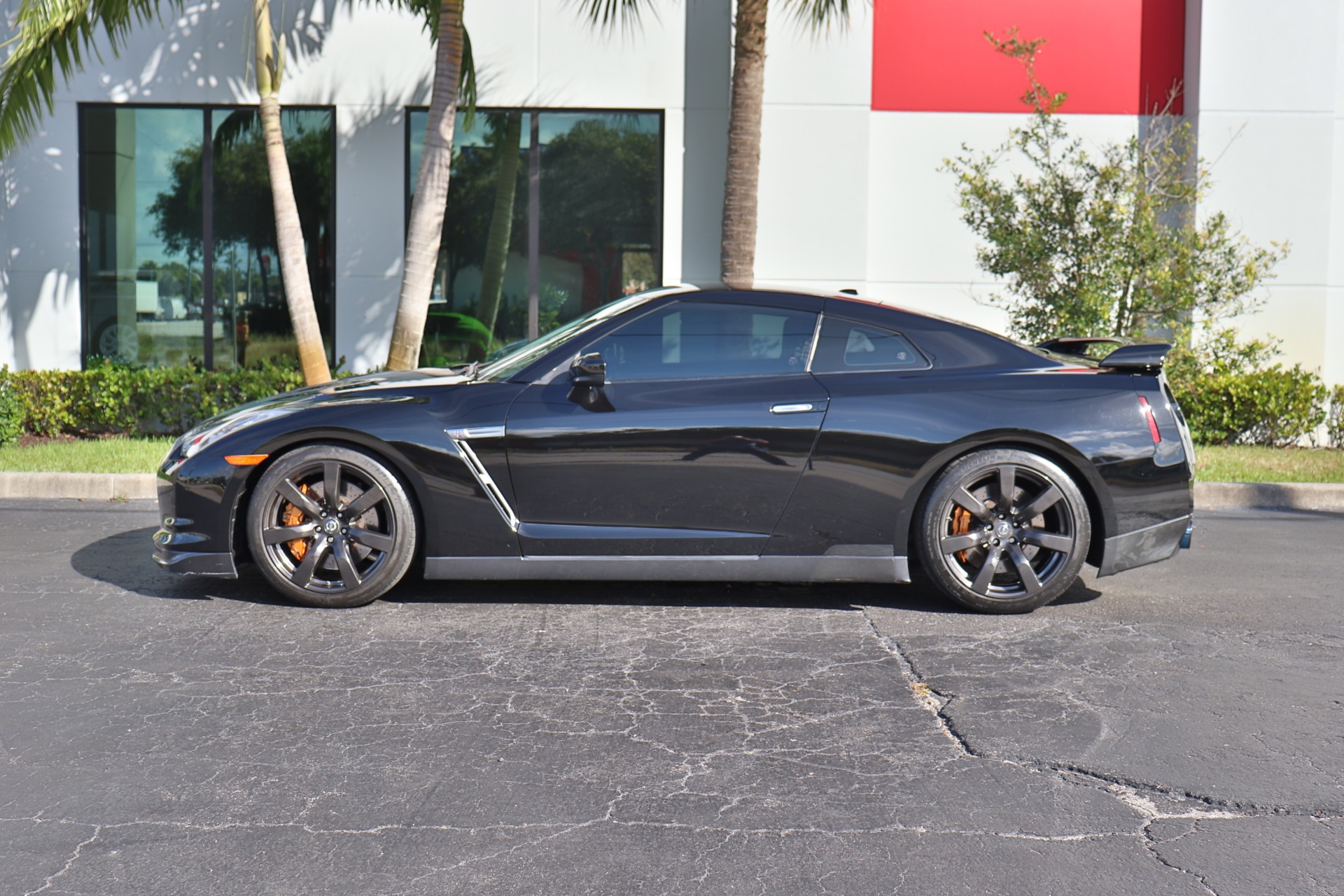 Used-2011-Nissan-GT-R-Premium