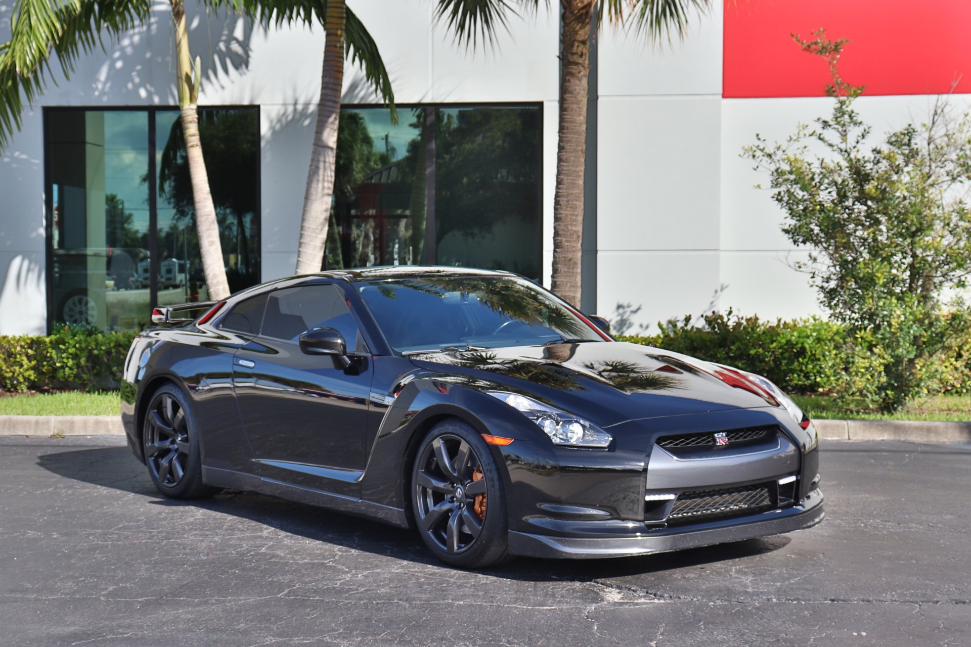 Used-2011-Nissan-GT-R-Premium