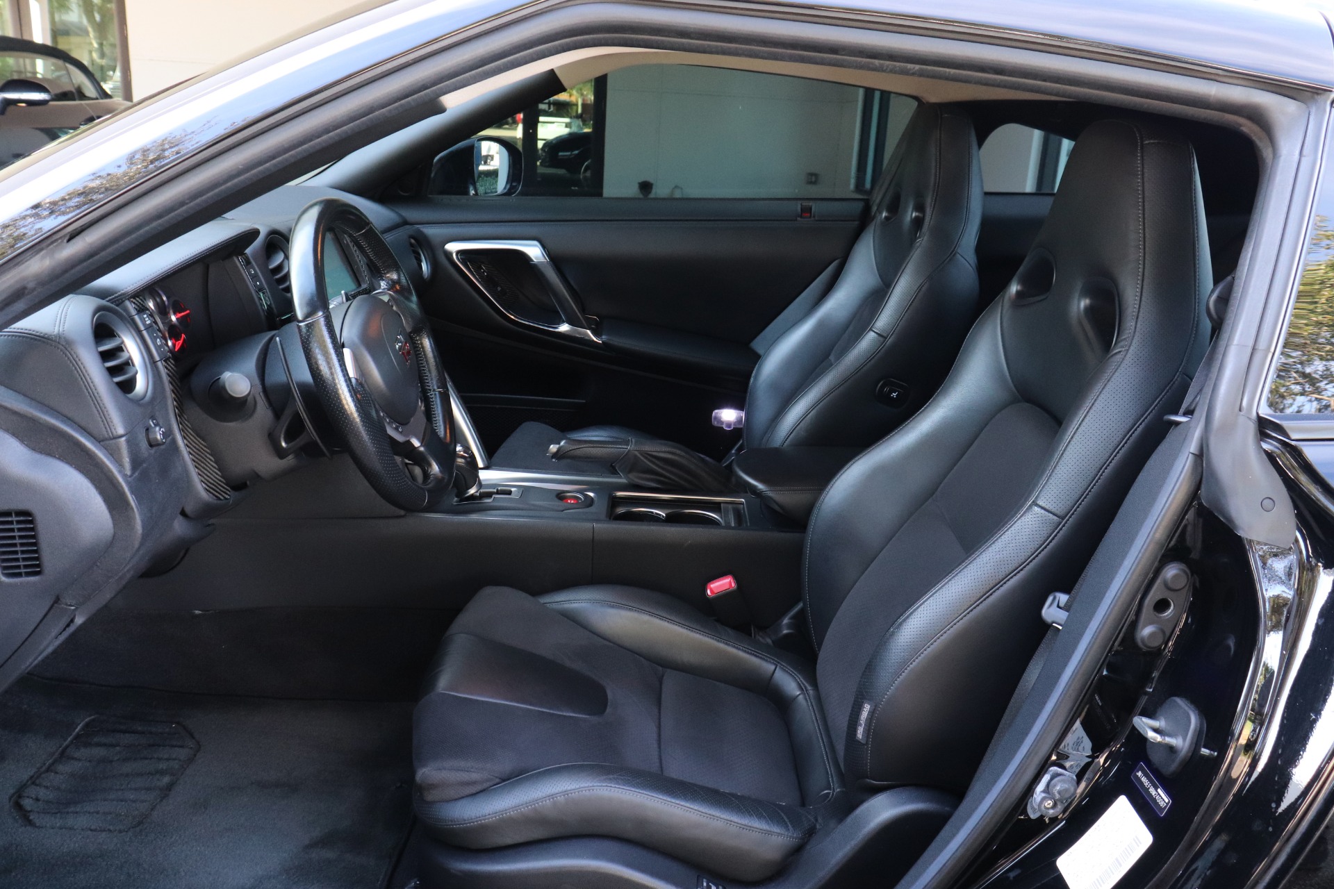 Used-2011-Nissan-GT-R-Premium