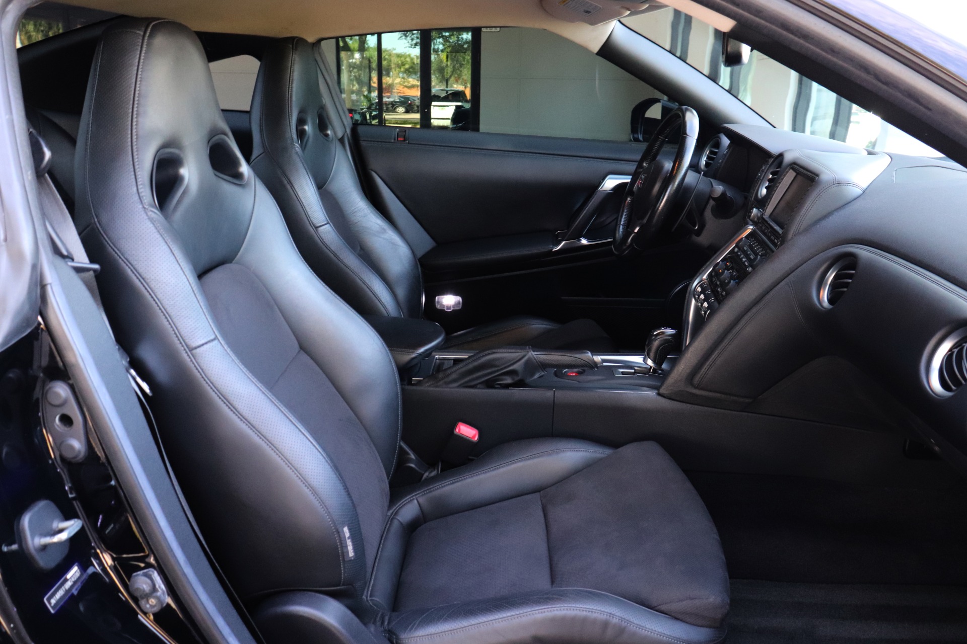 Used-2011-Nissan-GT-R-Premium