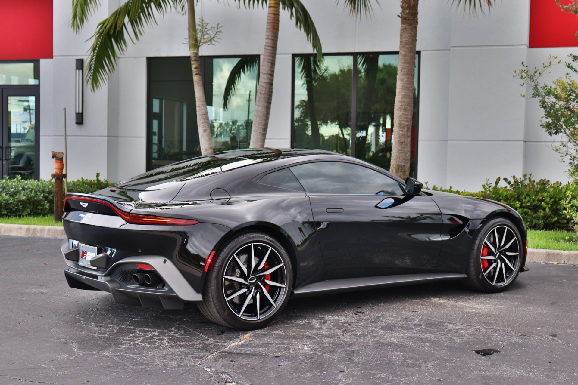 Used-2019-Aston-Martin-Vantage