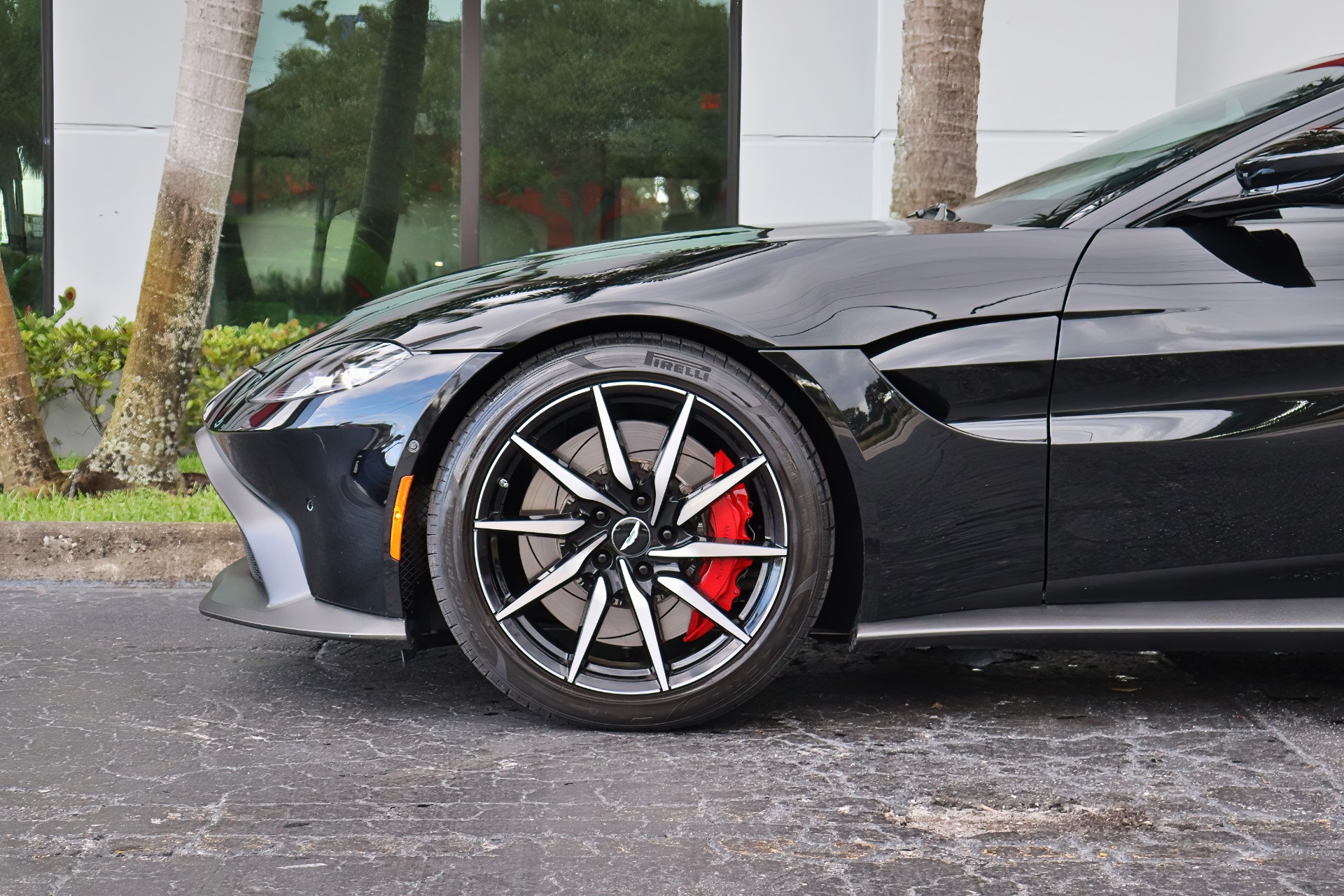 Used-2019-Aston-Martin-Vantage