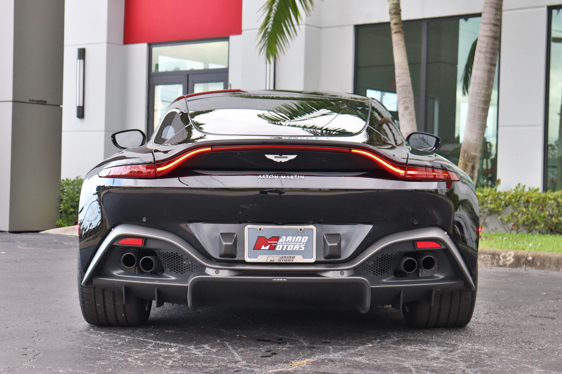 Used-2019-Aston-Martin-Vantage
