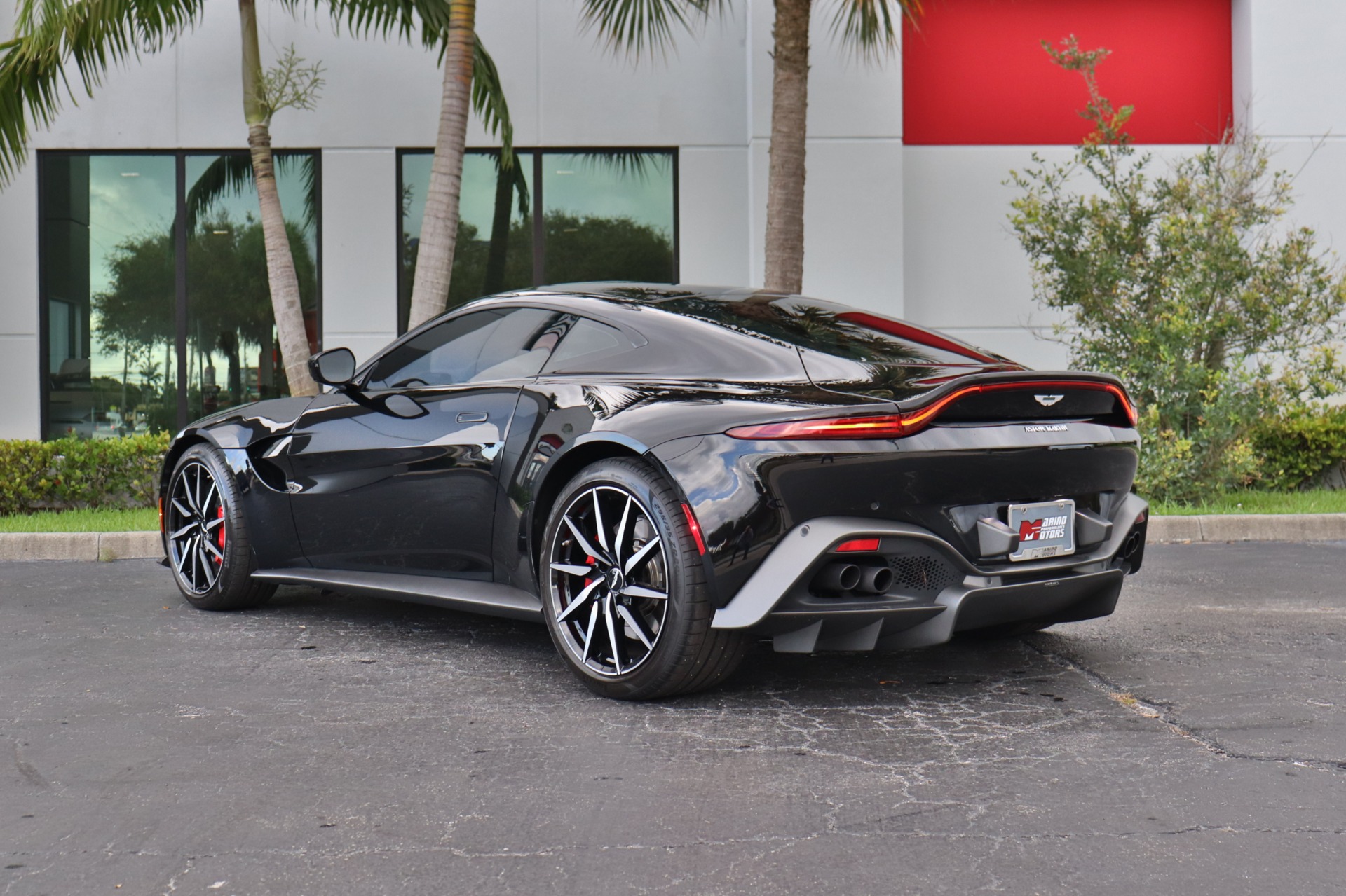Used-2019-Aston-Martin-Vantage