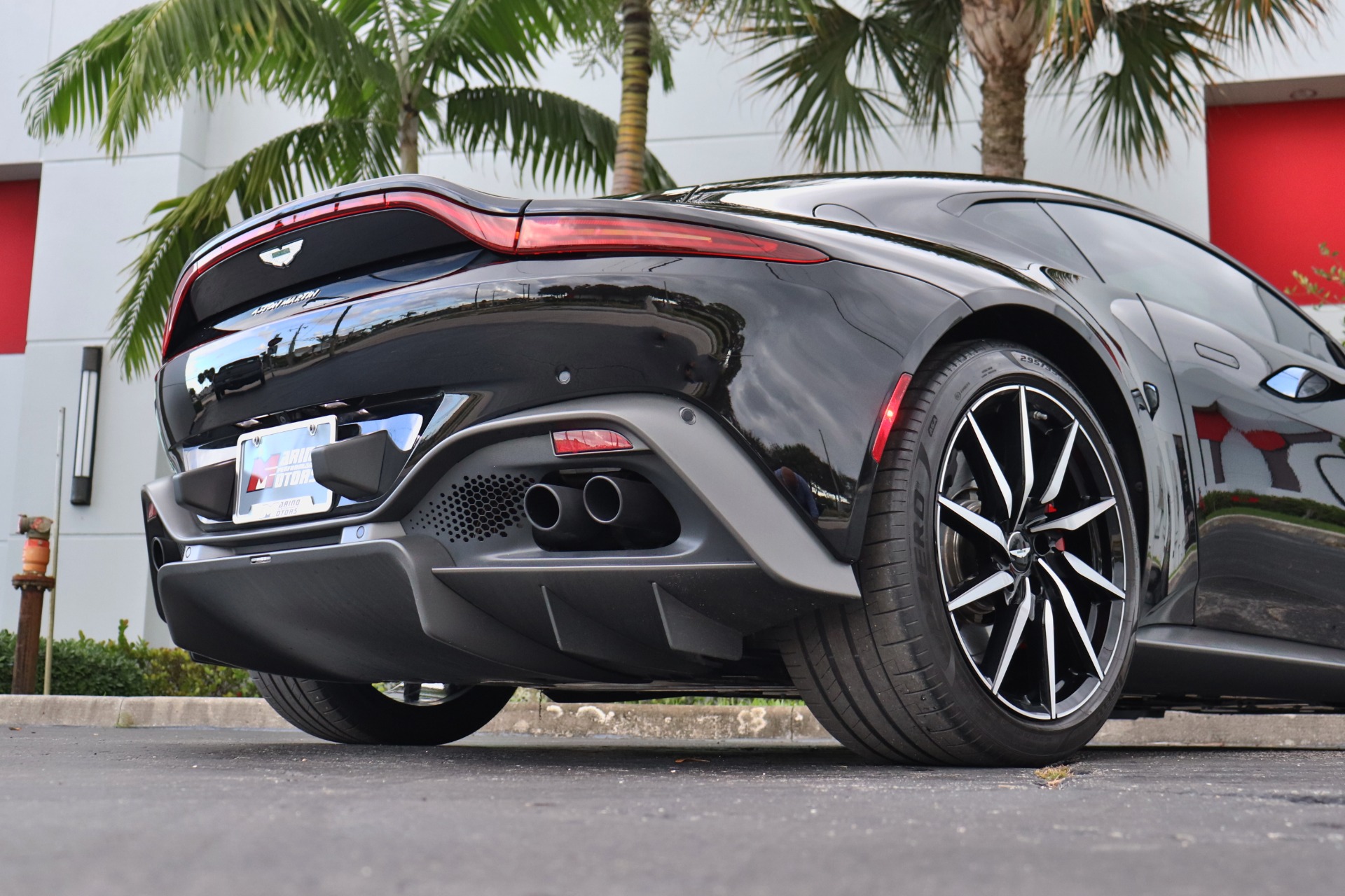 Used-2019-Aston-Martin-Vantage