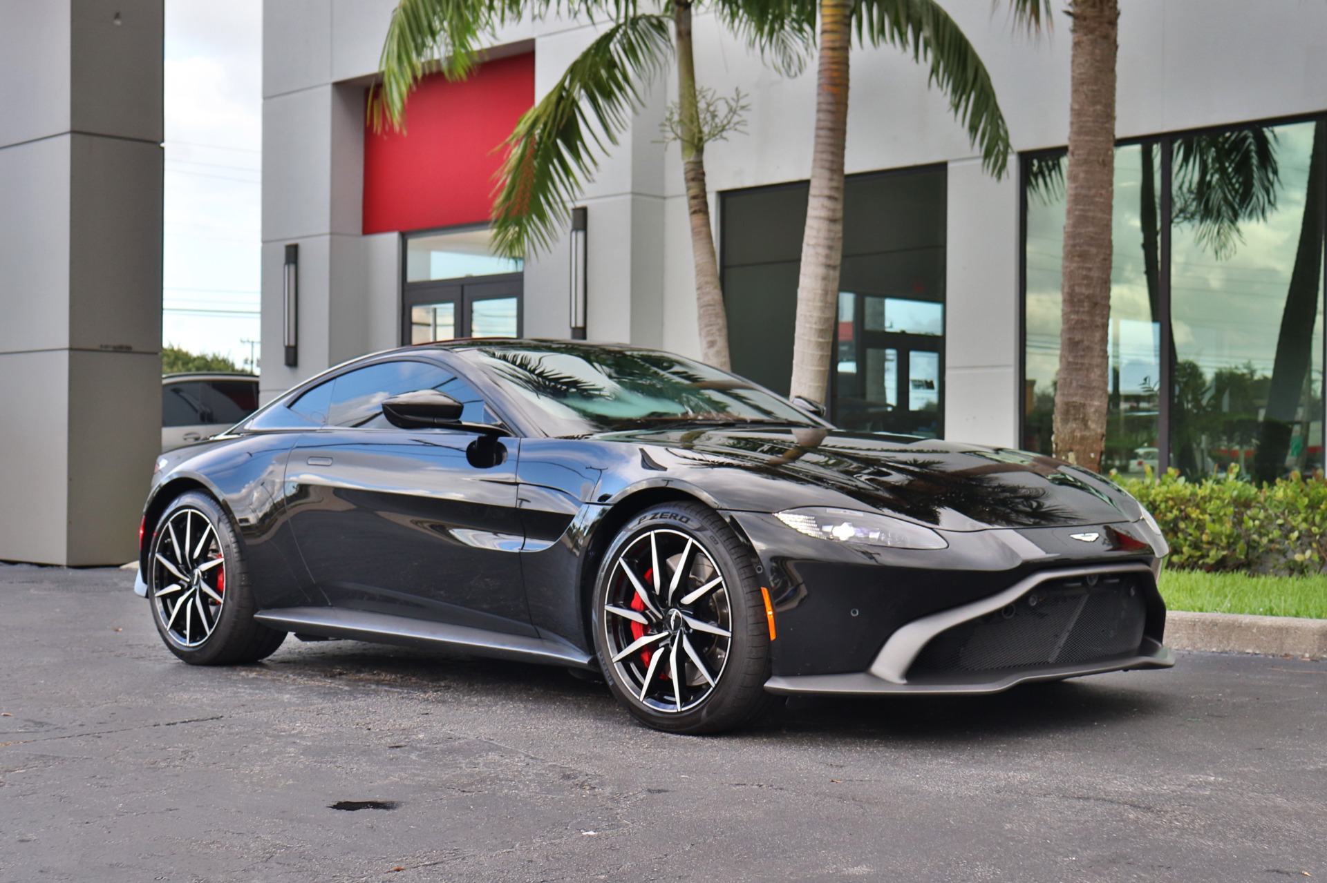 Used-2019-Aston-Martin-Vantage