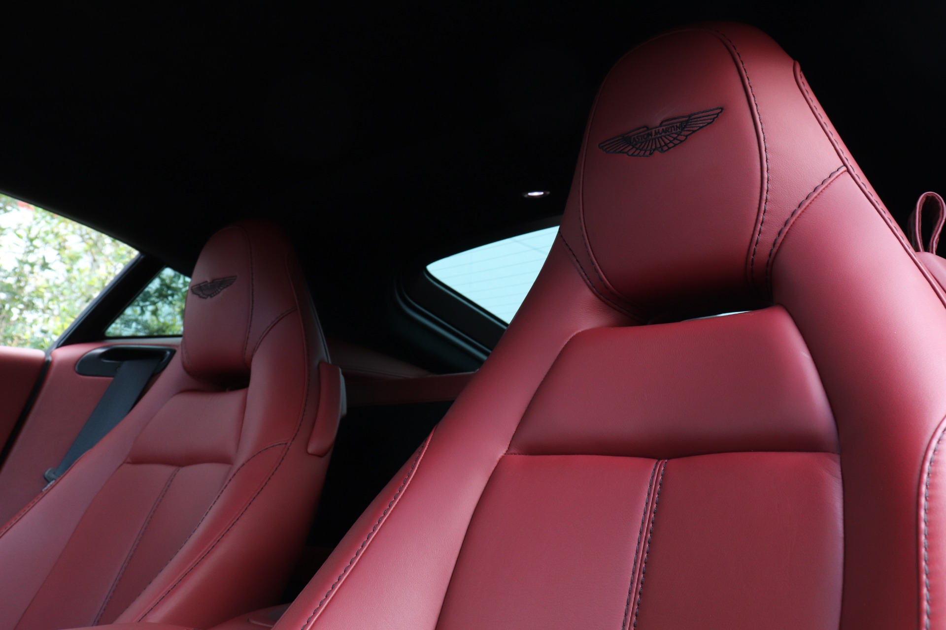 Used-2019-Aston-Martin-Vantage
