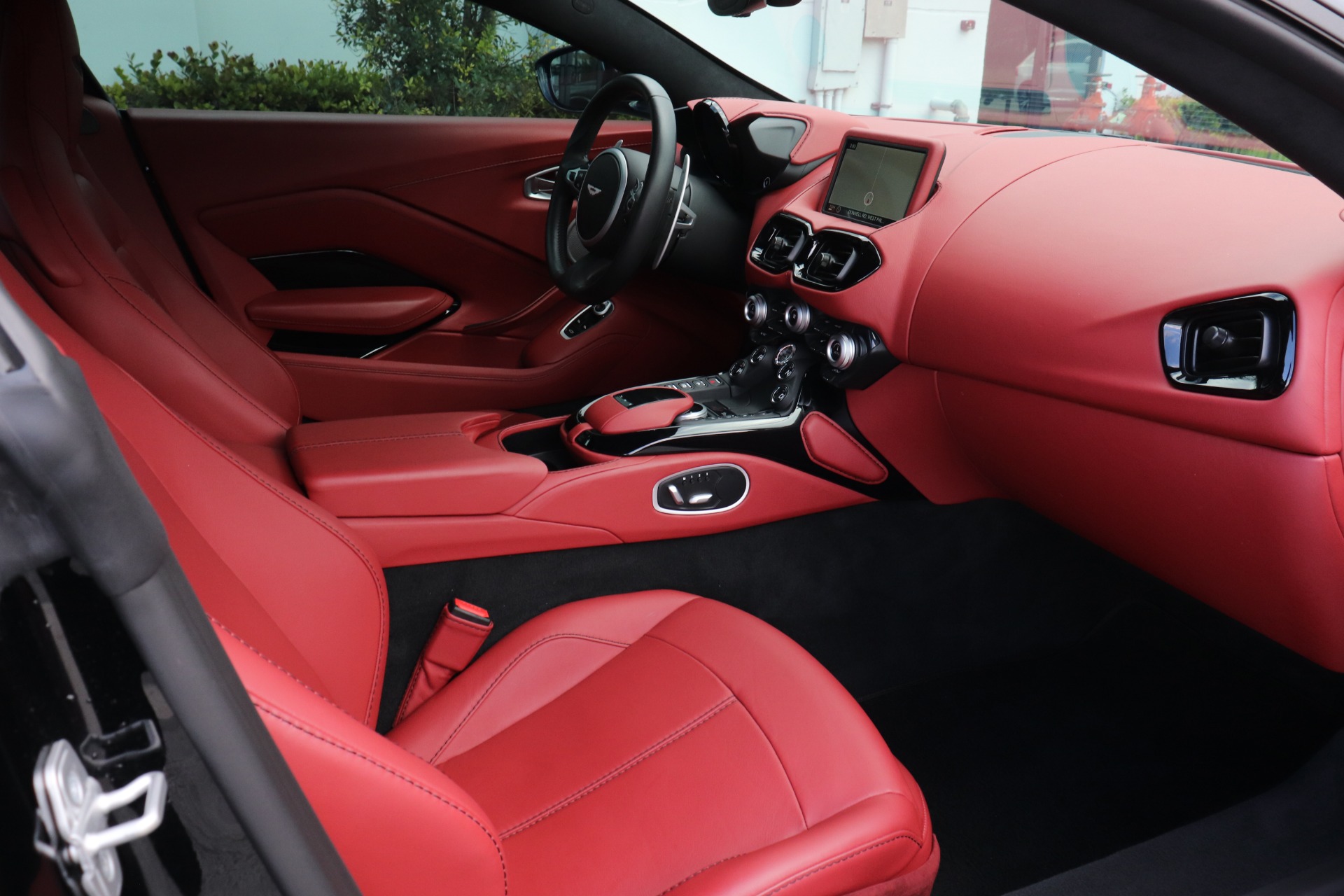 Used-2019-Aston-Martin-Vantage