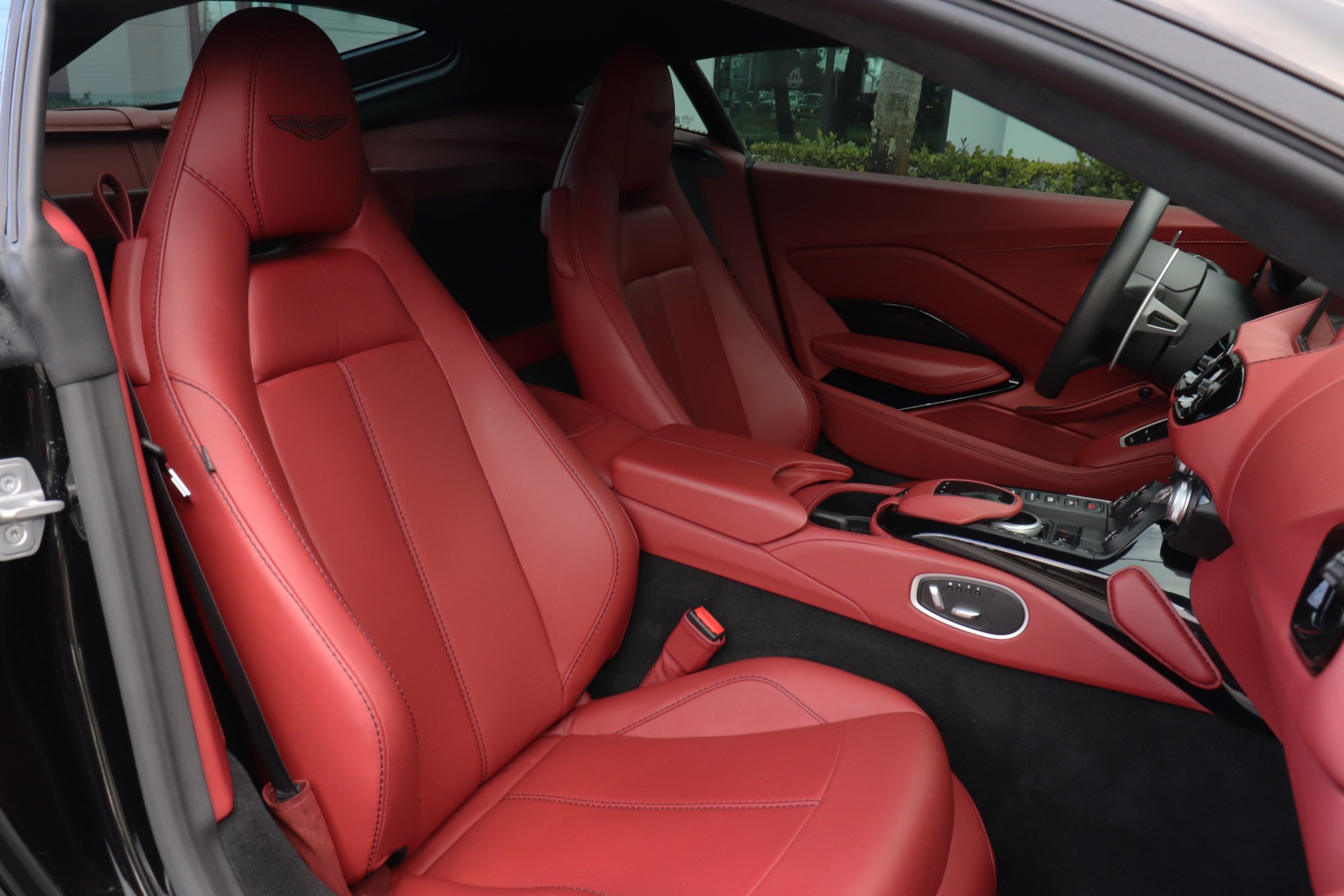 Used-2019-Aston-Martin-Vantage
