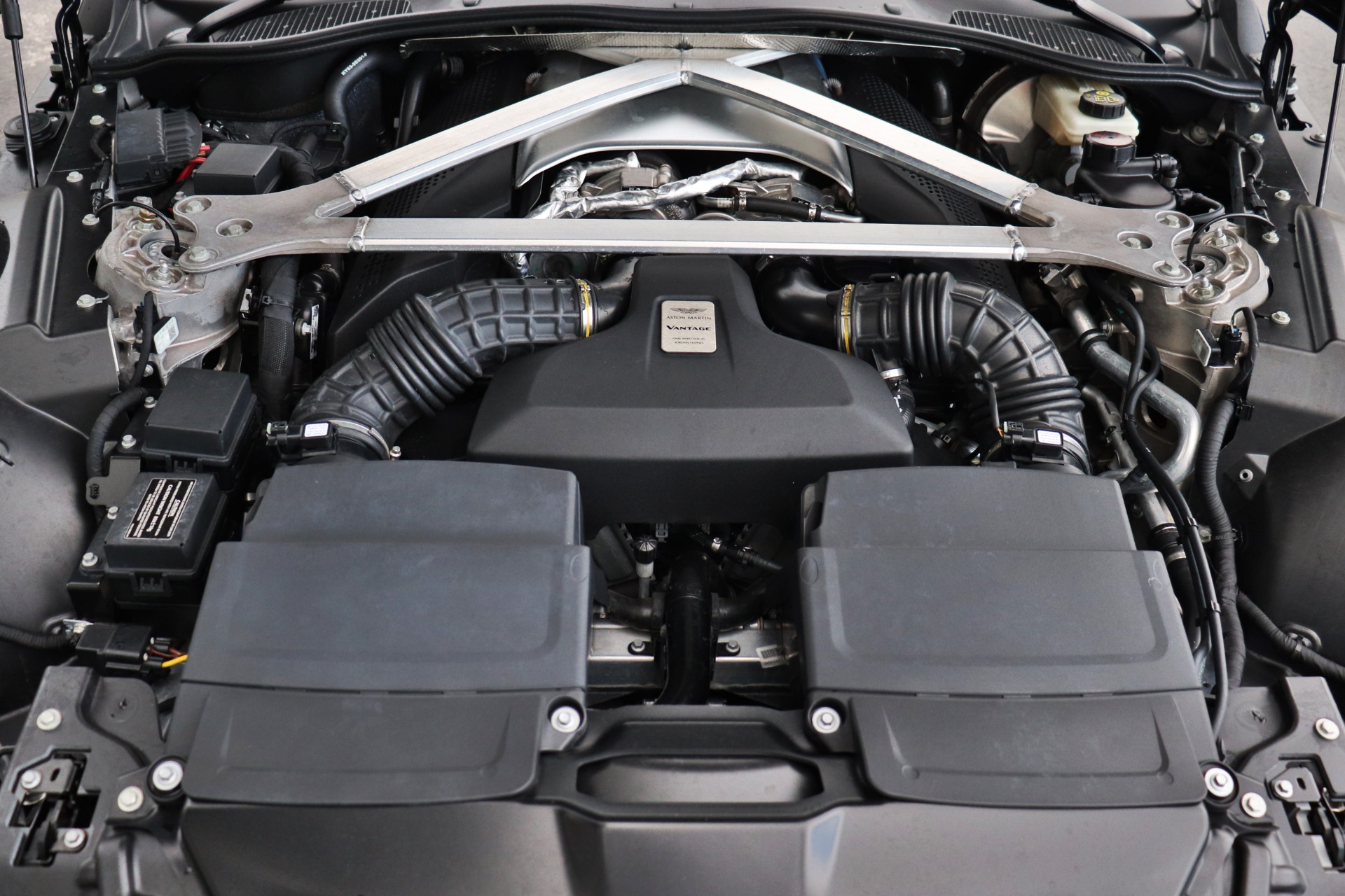 Used-2019-Aston-Martin-Vantage