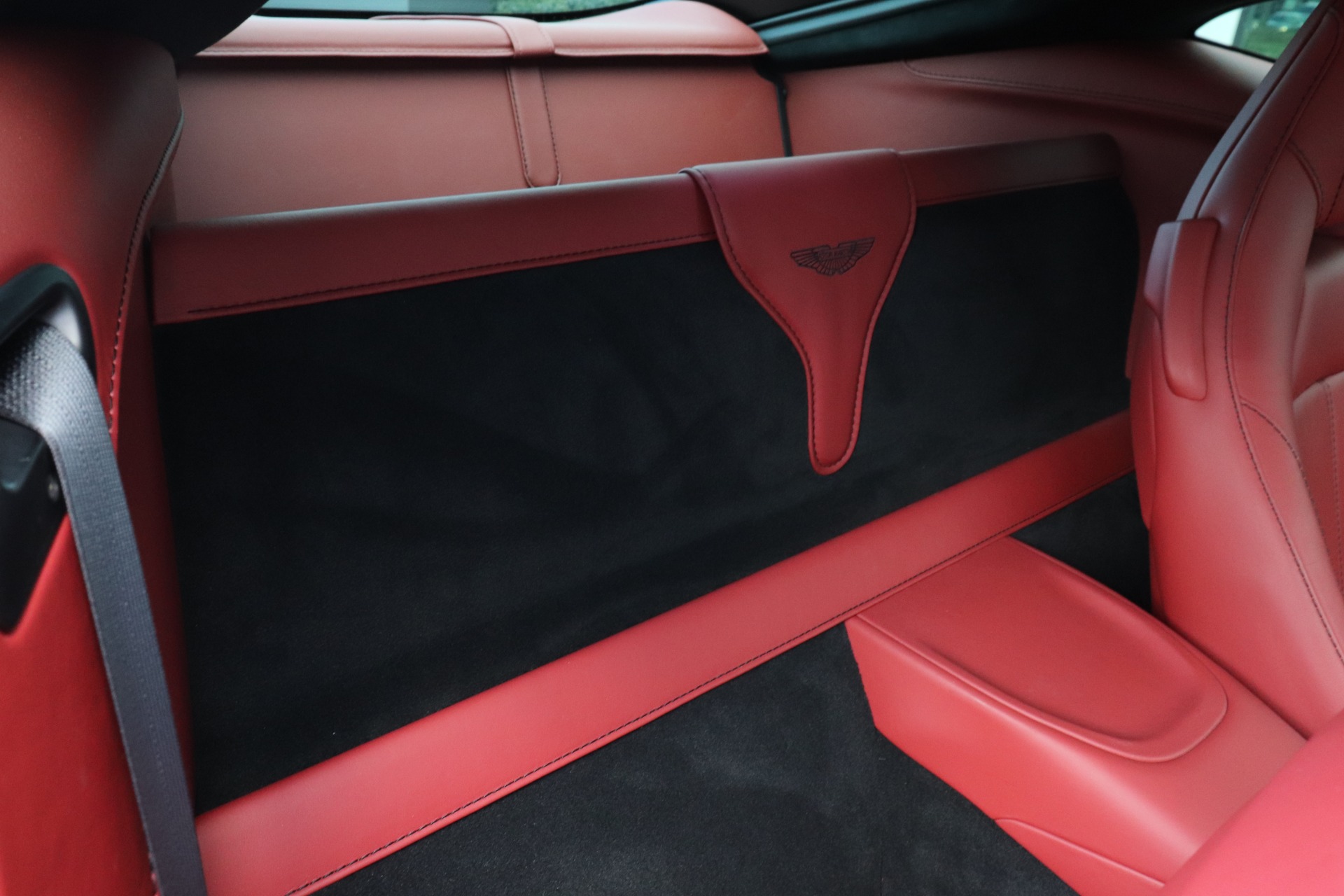 Used-2019-Aston-Martin-Vantage