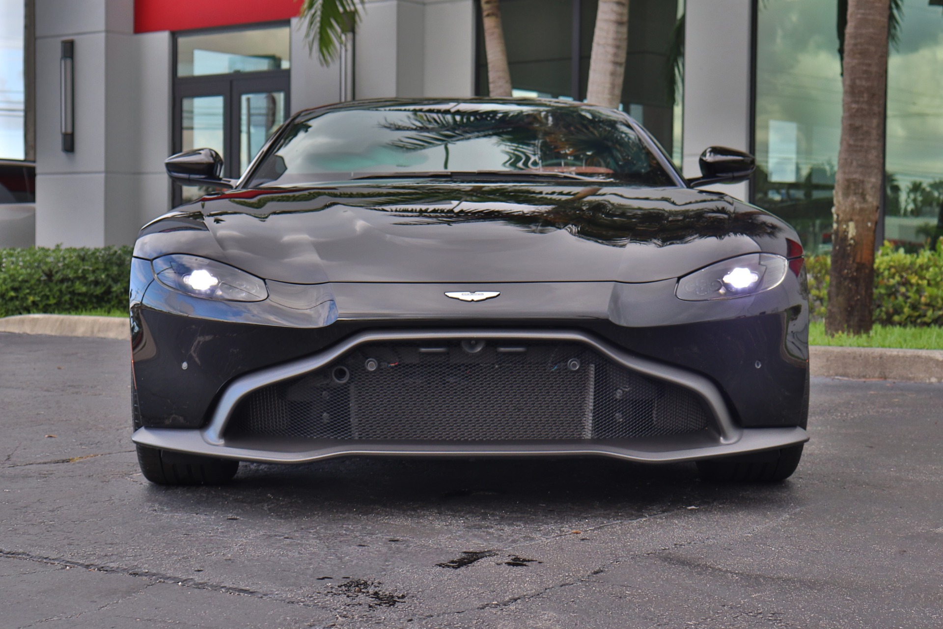 Used-2019-Aston-Martin-Vantage