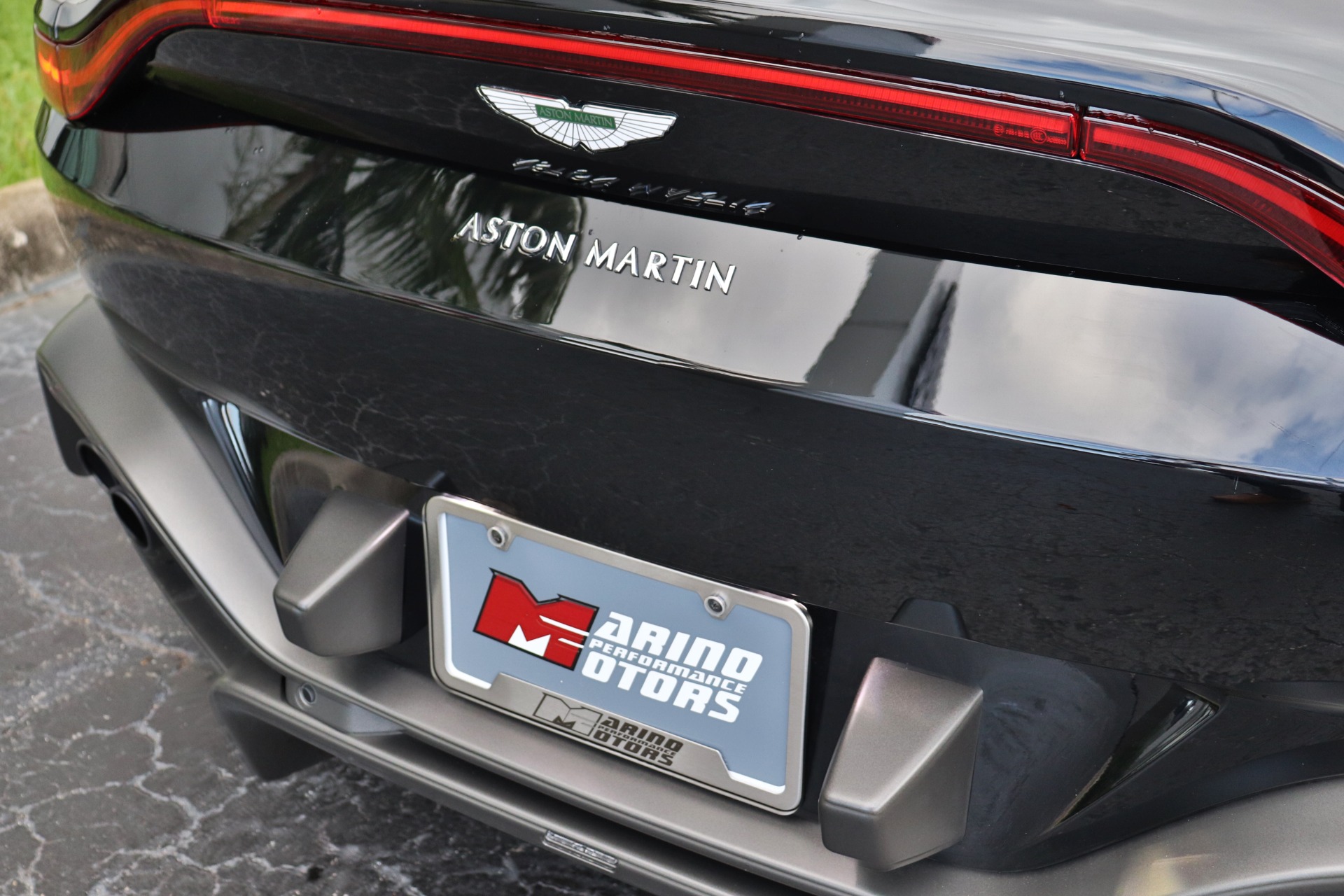 Used-2019-Aston-Martin-Vantage