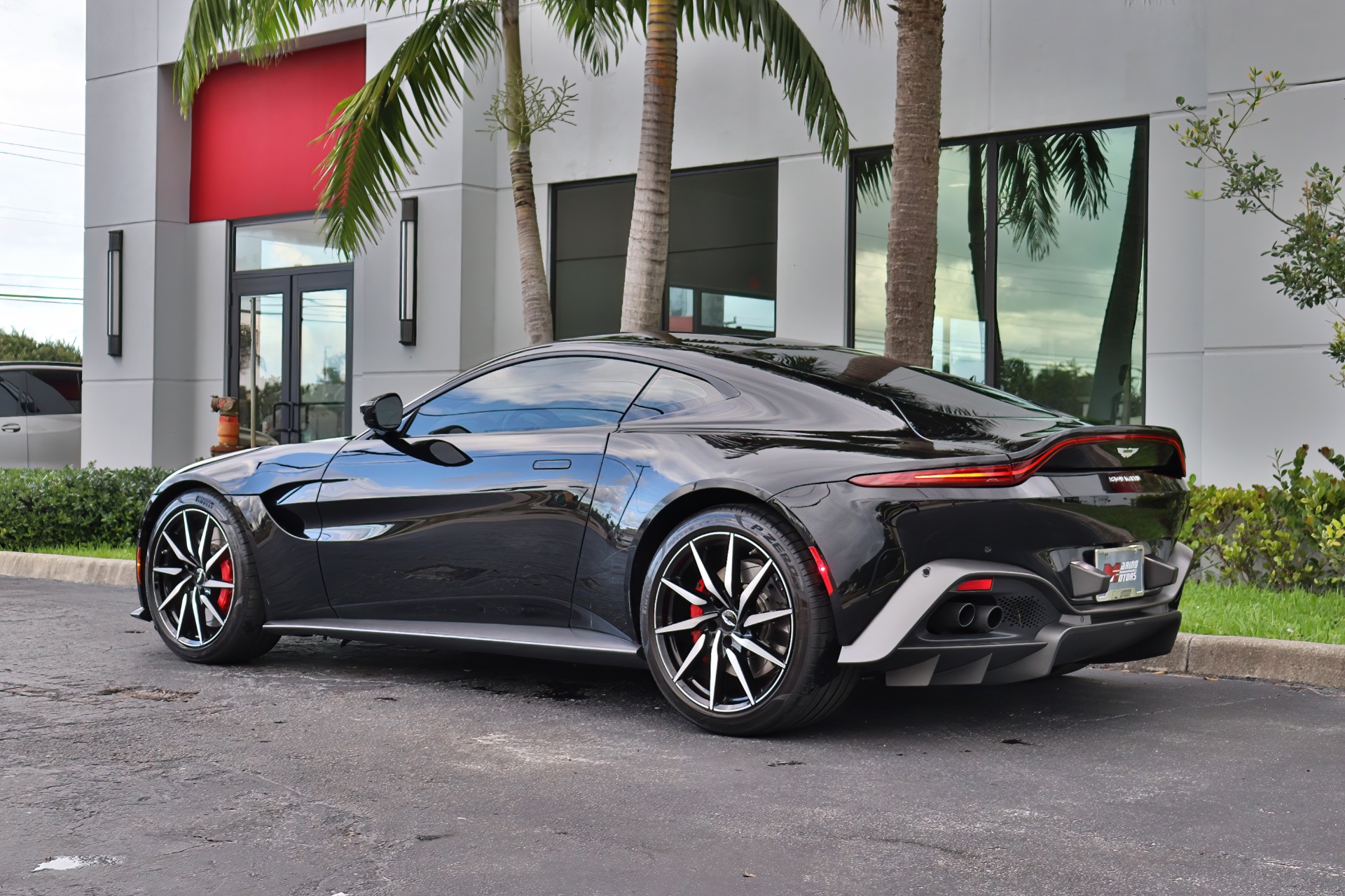 Used-2019-Aston-Martin-Vantage