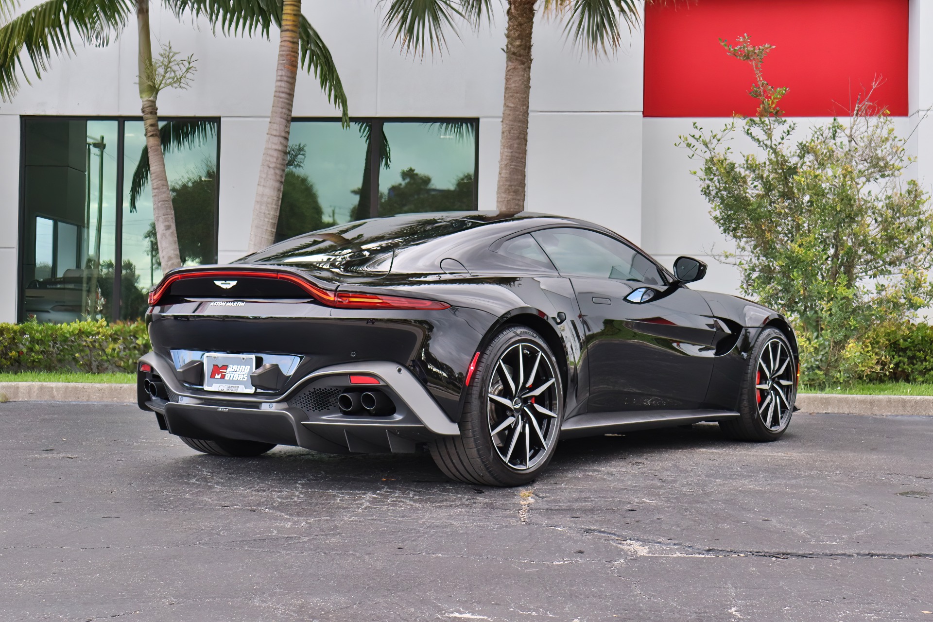 Used-2019-Aston-Martin-Vantage