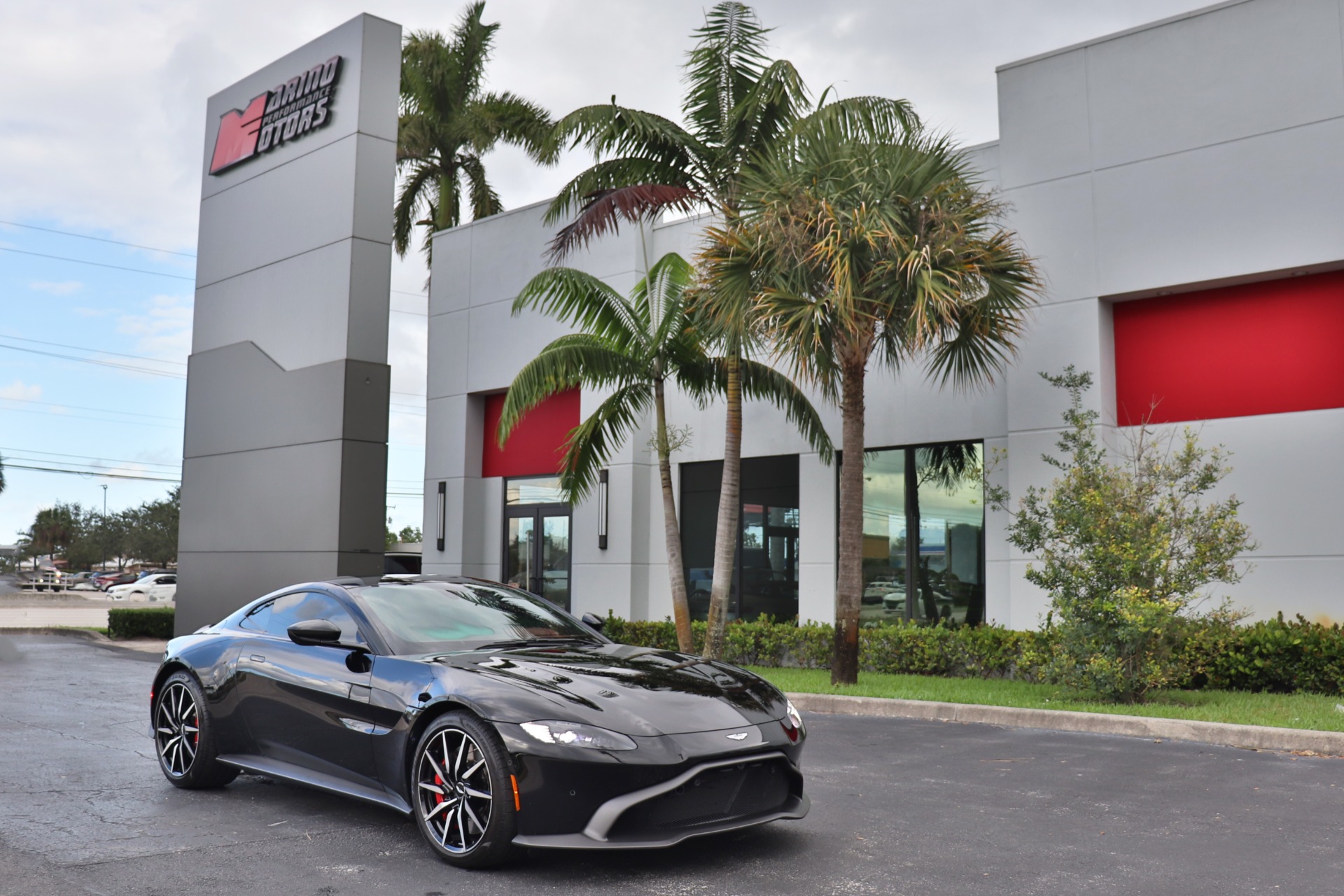 Used-2019-Aston-Martin-Vantage