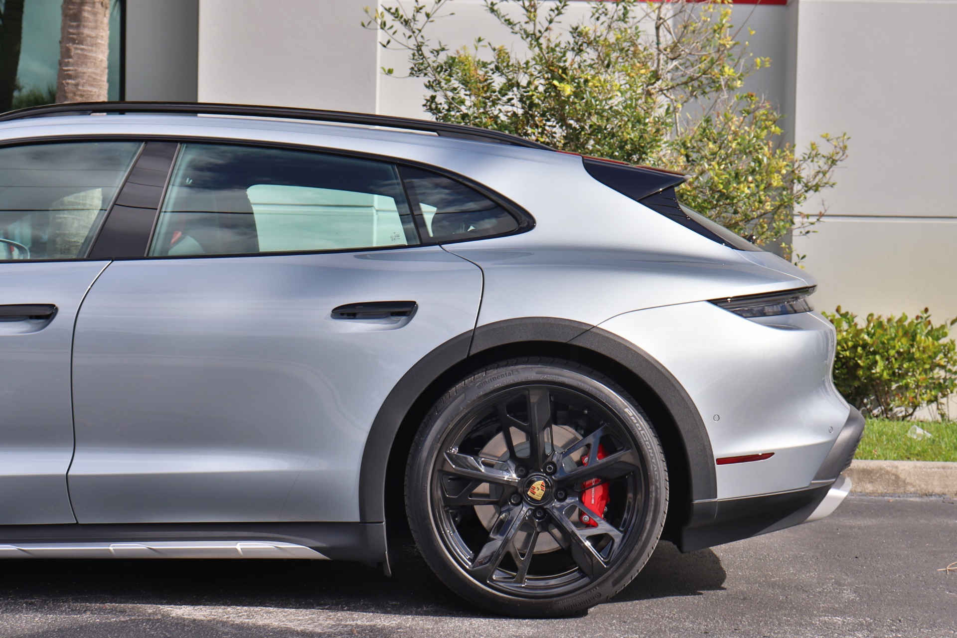 Used-2023-Porsche-Taycan-4S-Cross-Turismo
