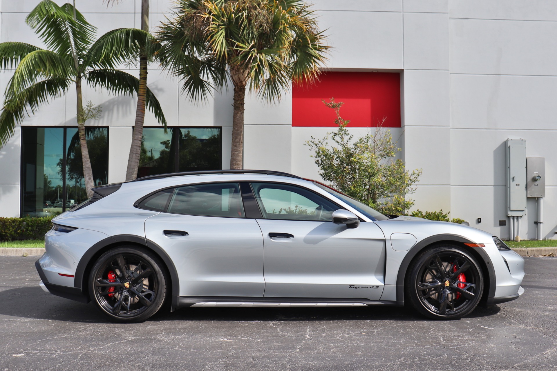 Used-2023-Porsche-Taycan-4S-Cross-Turismo