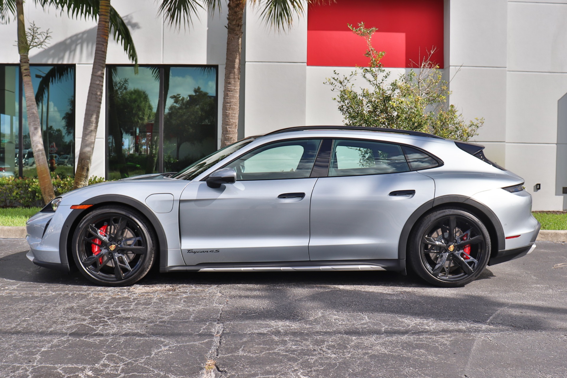 Used-2023-Porsche-Taycan-4S-Cross-Turismo