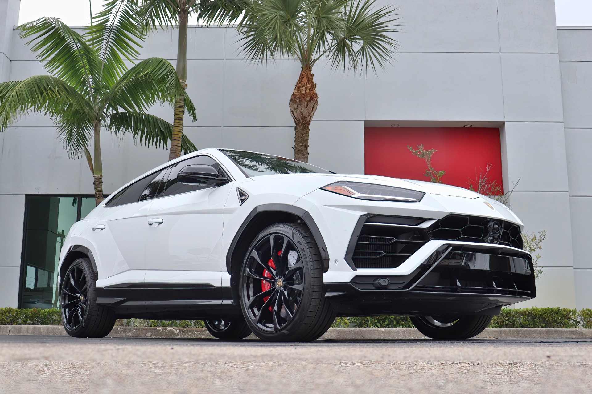 Used-2022-Lamborghini-Urus