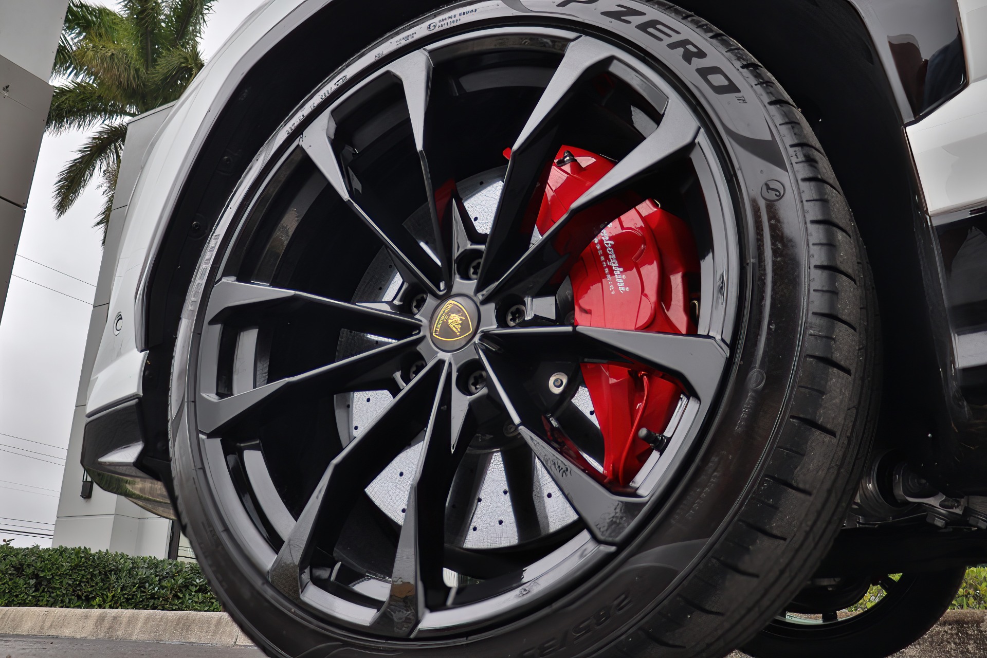 Used-2022-Lamborghini-Urus