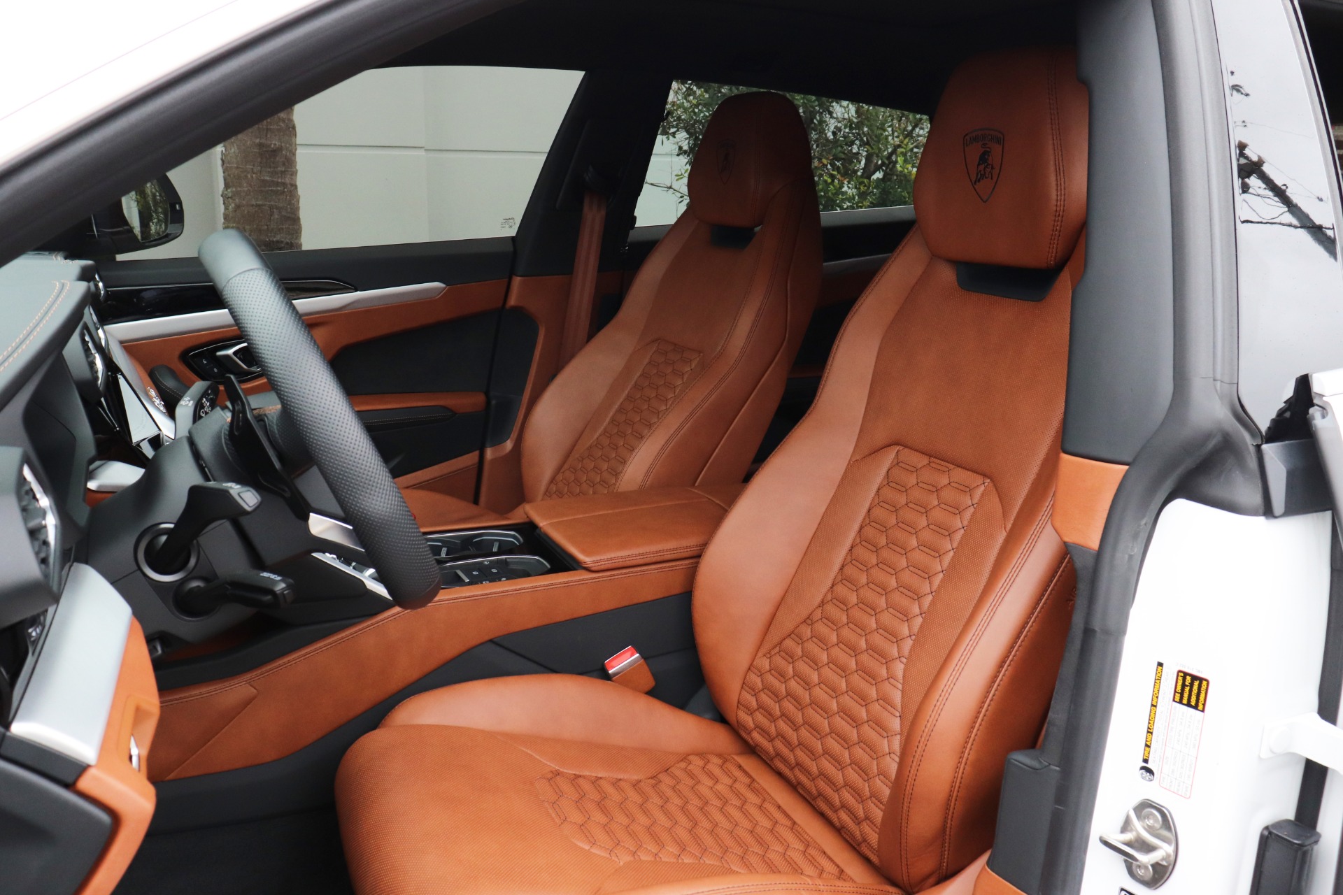 Used-2022-Lamborghini-Urus