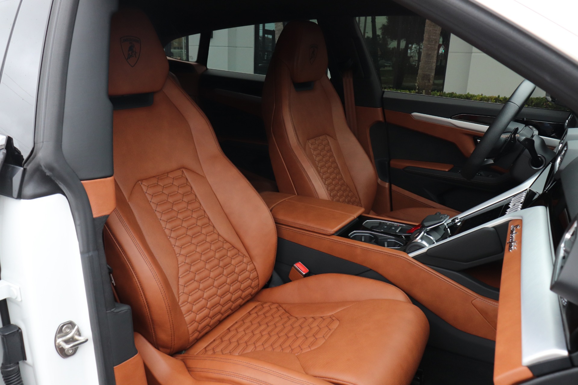 Used-2022-Lamborghini-Urus