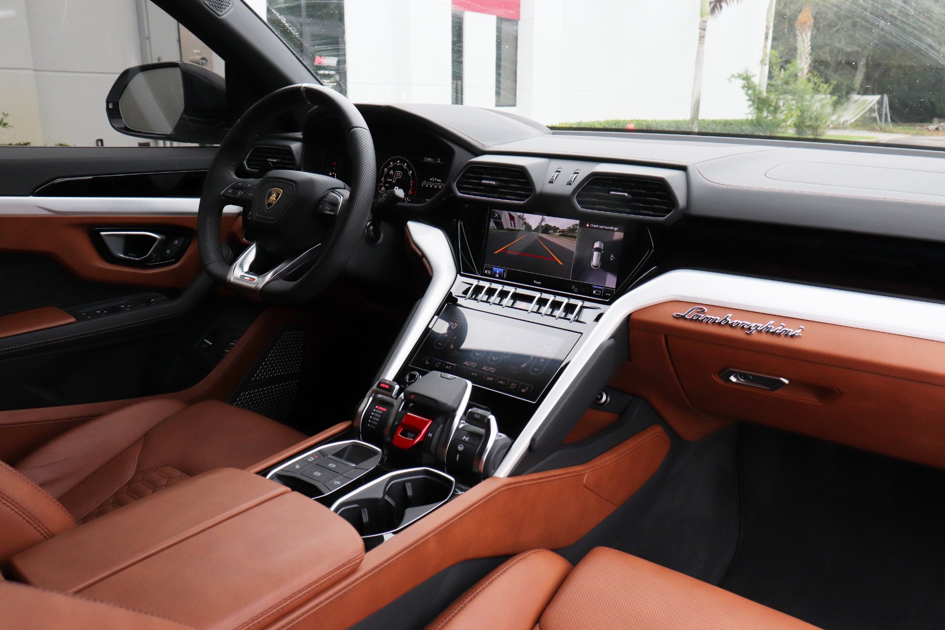 Used-2022-Lamborghini-Urus