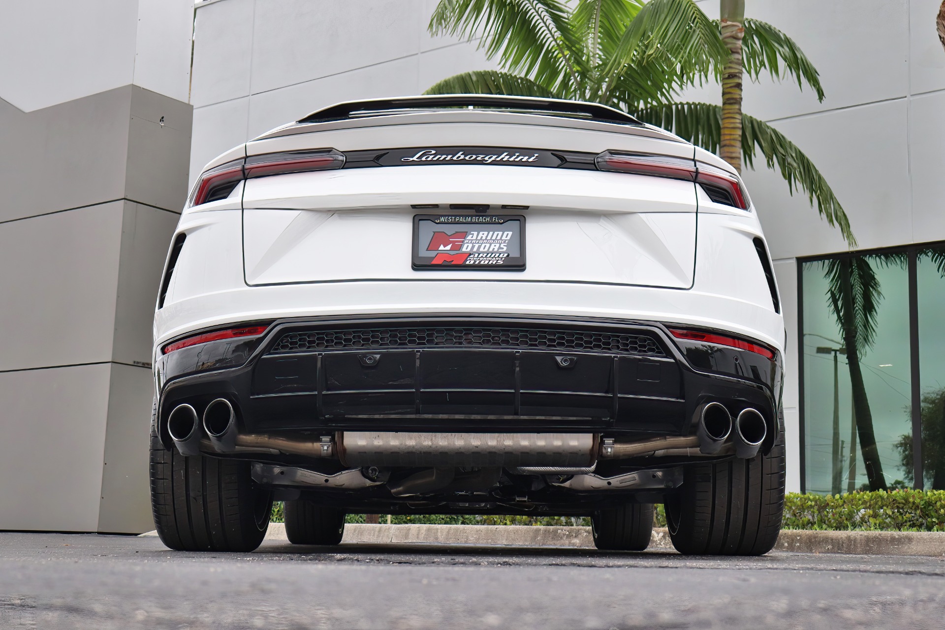 How Comfortable is the 2022 Lamborghini Urus for a Practical Daily Driving  Experience? - Lamborghini Palm Beach