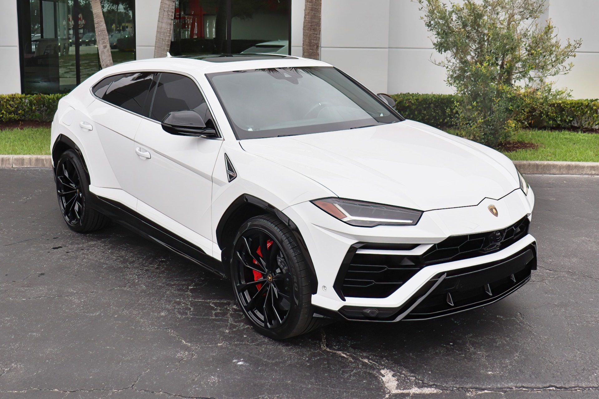 Used-2022-Lamborghini-Urus