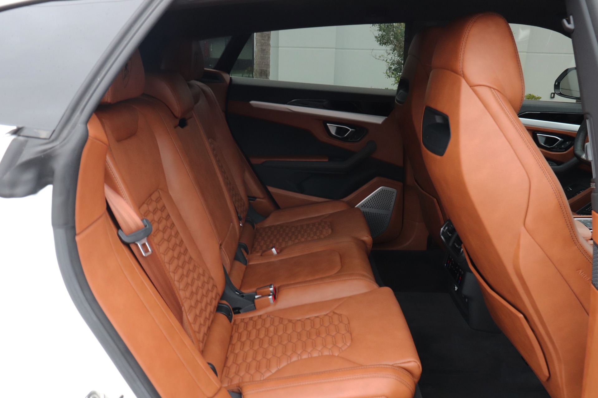 Used-2022-Lamborghini-Urus